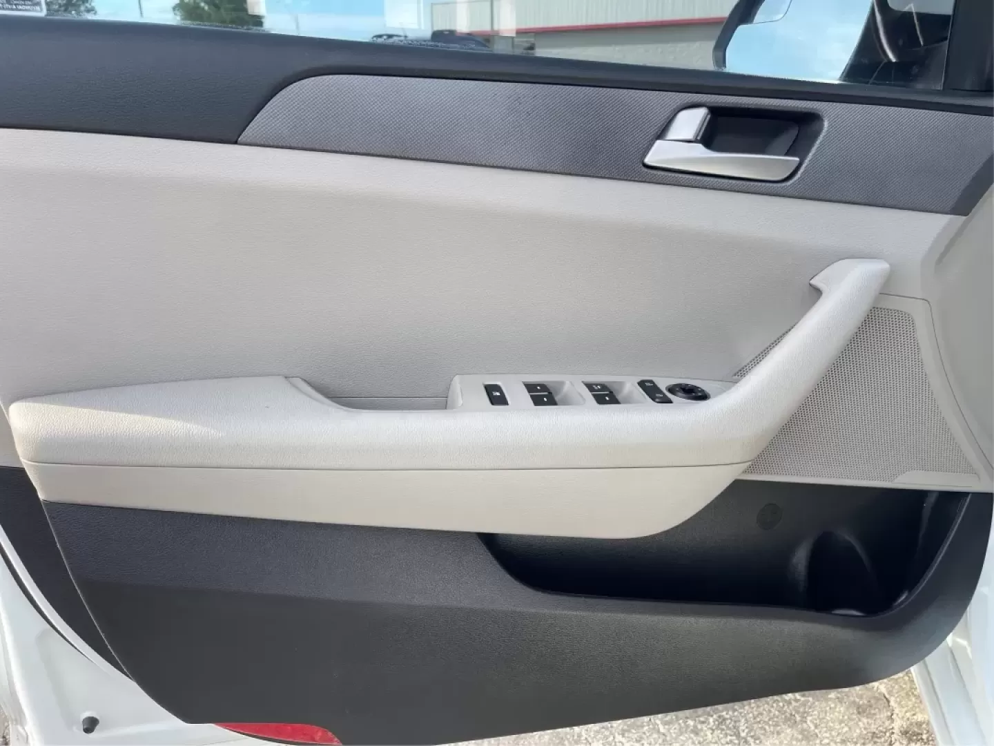 2017 Hyundai Sonata Base (5NPE24AF6HH) with an Other engine, located at 401 Woodman Dr, Riverside, OH, 45431, (937) 908-9800, 39.760899, -84.123421 - **Experience Comfort and Reliability with the 2017 Hyundai Sonata at Advantage Car and Credit!**<br /> <br /> Are you looking for a dependable sedan that seamlessly fits into your active lifestyle? Whether you're commuting to work, running errands around Fairborn, or making weekend getaways with fri - Photo#19