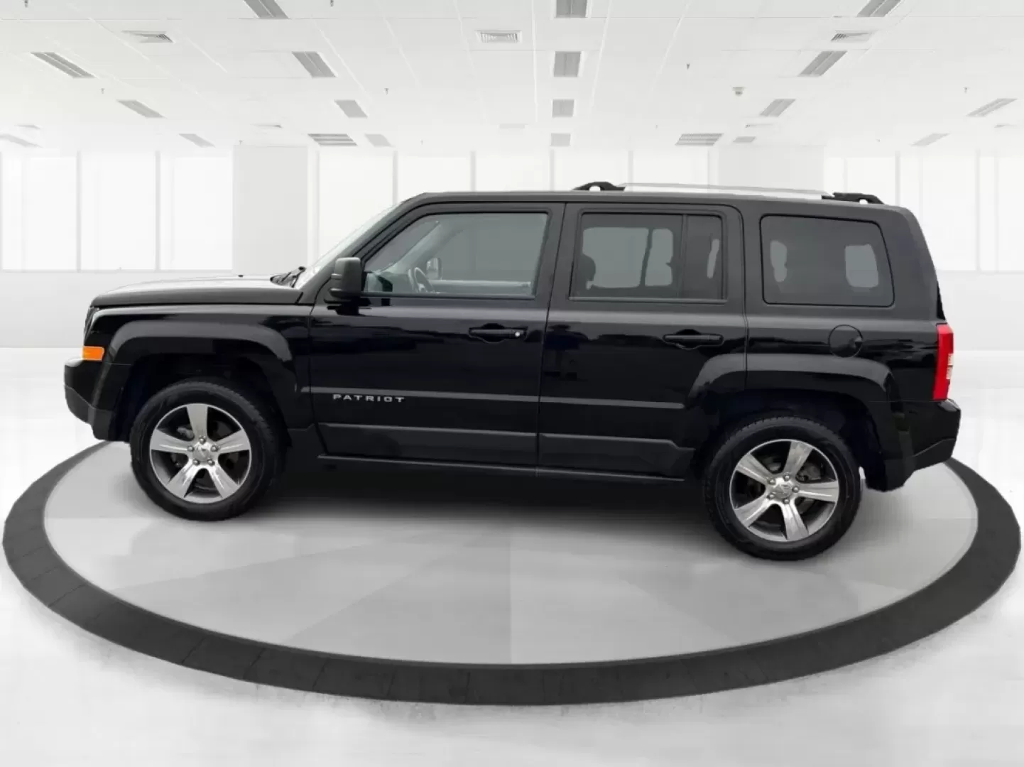 2016 Jeep Patriot High Altitude Edition (1C4NJRFB0GD) with an 2.4L I-4 DOHC engine, located at 401 Woodman Dr, Riverside, OH, 45431, (937) 908-9800, 39.760899, -84.123421 - **Explore Your Next Adventure in the 2016 Jeep Patriot High Altitude Edition!**<br /> <br /> Are you ready to elevate your lifestyle and embark on thrilling weekend adventures or effortlessly tackle your daily commute? The 2016 Jeep Patriot High Altitude Edition is the perfect SUV for those who crav - Photo#5