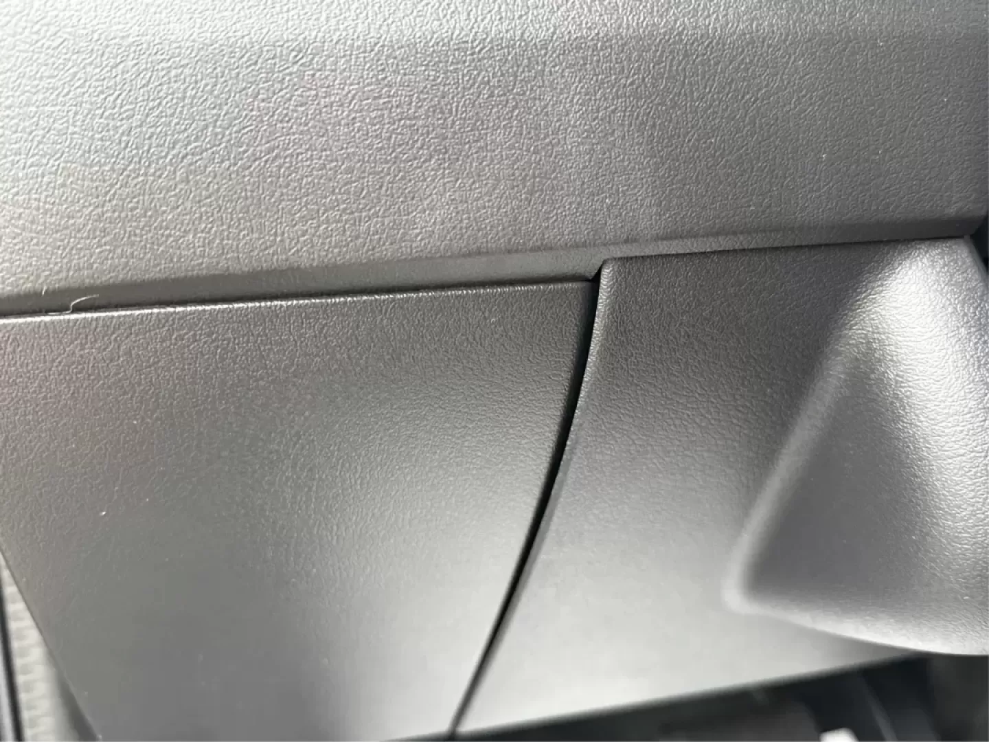 2016 Jeep Patriot High Altitude Edition (1C4NJRFB0GD) with an 2.4L I-4 DOHC engine, located at 401 Woodman Dr, Riverside, OH, 45431, (937) 908-9800, 39.760899, -84.123421 - **Explore Your Next Adventure in the 2016 Jeep Patriot High Altitude Edition!**<br /> <br /> Are you ready to elevate your lifestyle and embark on thrilling weekend adventures or effortlessly tackle your daily commute? The 2016 Jeep Patriot High Altitude Edition is the perfect SUV for those who crav - Photo#17