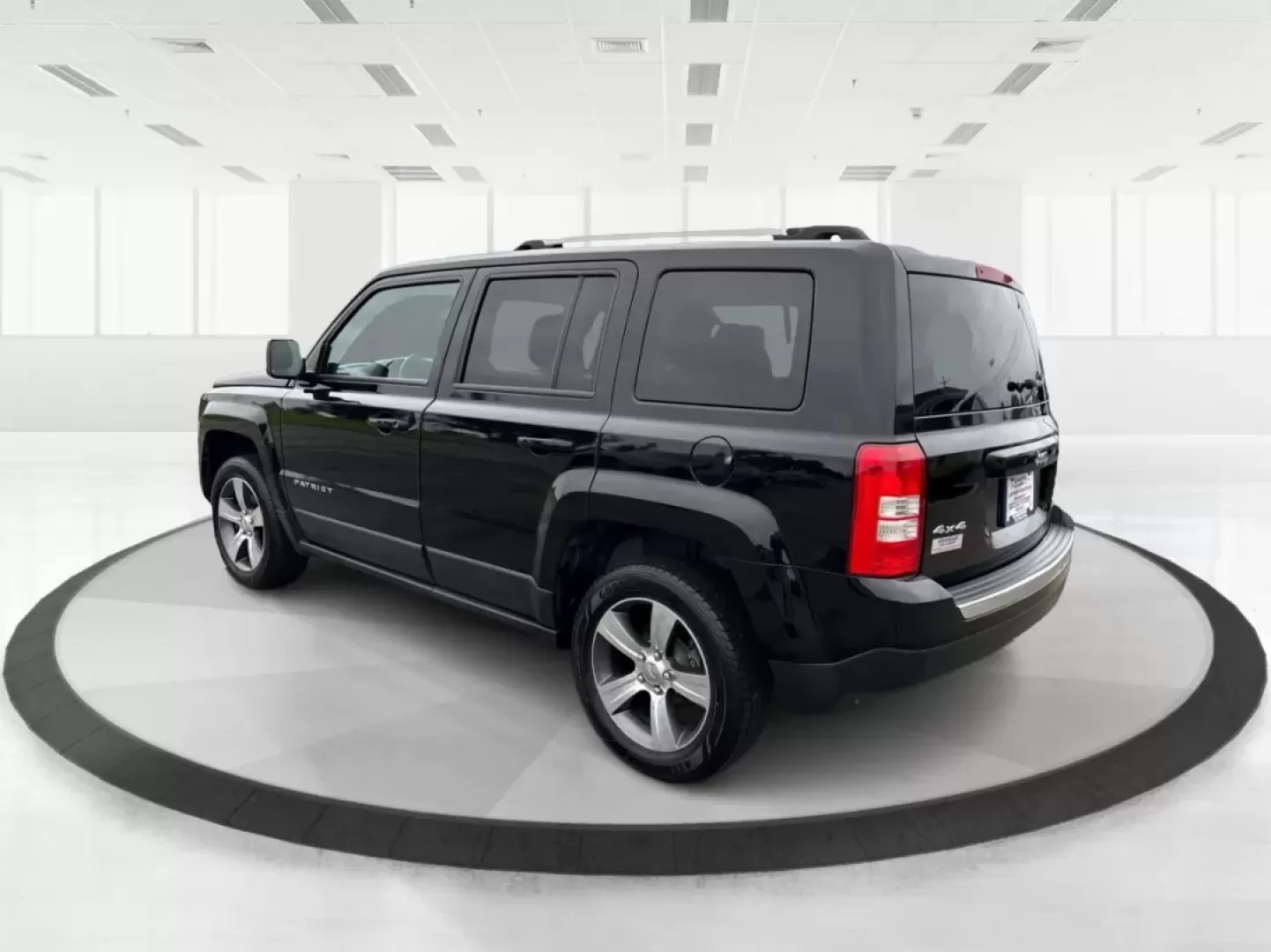 2016 Jeep Patriot High Altitude Edition (1C4NJRFB0GD) with an 2.4L I-4 DOHC engine, Automatic transmission, located at 4508 South Dixie Dr, Moraine, OH, 45439, (937) 908-9800, 39.689976, -84.218452 - **Explore Your Next Adventure in the 2016 Jeep Patriot High Altitude Edition!**<br /> <br /> Are you ready to elevate your lifestyle and embark on thrilling weekend adventures or effortlessly tackle your daily commute? The 2016 Jeep Patriot High Altitude Edition is the perfect SUV for those who crav - Photo#4