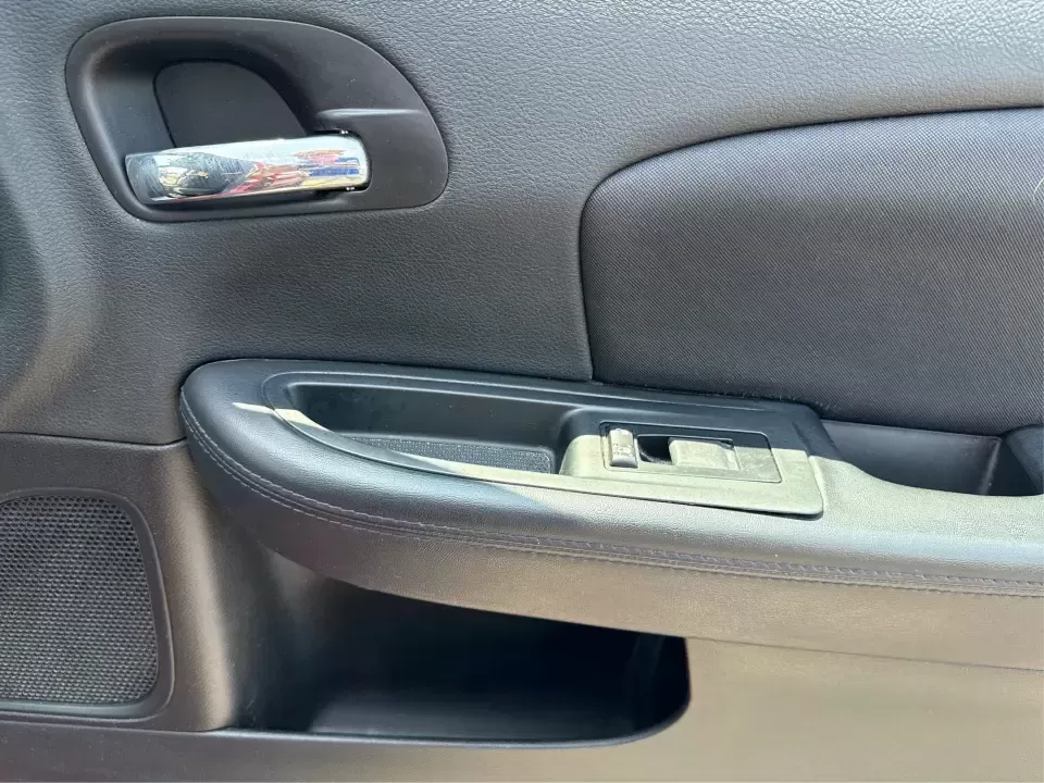 2014 Chrysler 200 Touring (1C3CCBBB6EN) with an 2.4L L4 DOHC 16V engine, 6-Speed Automatic transmission, located at 8750 N County Rd 25A, Piqua, OH, 45356, (937) 908-9800, 40.164391, -84.232513 - **Discover Freedom and Comfort with this 2014 Chrysler 200 Touring at Advantage Car and Credit!**<br /> <br /> Are you ready to elevate your driving experience? Whether you're a busy professional looking for a reliable daily commuter or a growing family in need of a safe and stylish sedan, the 2014 - Photo#20