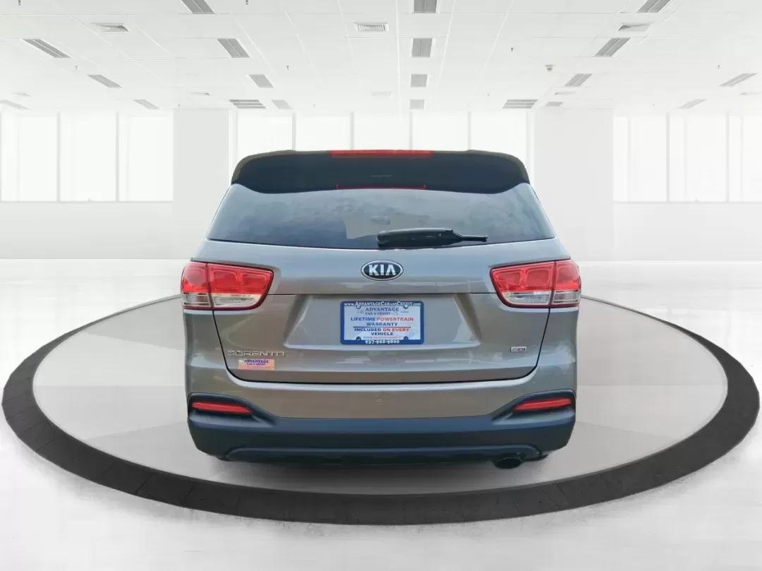 2017 Kia Sorento 2.4L L (5XYPG4A32HG) with an 2.4L I-4 gasoline direct injection engine, located at 8750 N County Rd 25A, Piqua, OH, 45356, (937) 908-9800, 40.164391, -84.232513 - **Unleash Your Adventurous Spirit with this 2017 Kia Sorento at Advantage Car and Credit in Xenia, OH!**<br /> <br /> Are you ready to elevate your family adventures or conquer your daily commute? Look no further than the 2017 Kia Sorento, a versatile SUV that perfectly aligns with your lifestyle ne - Photo#3