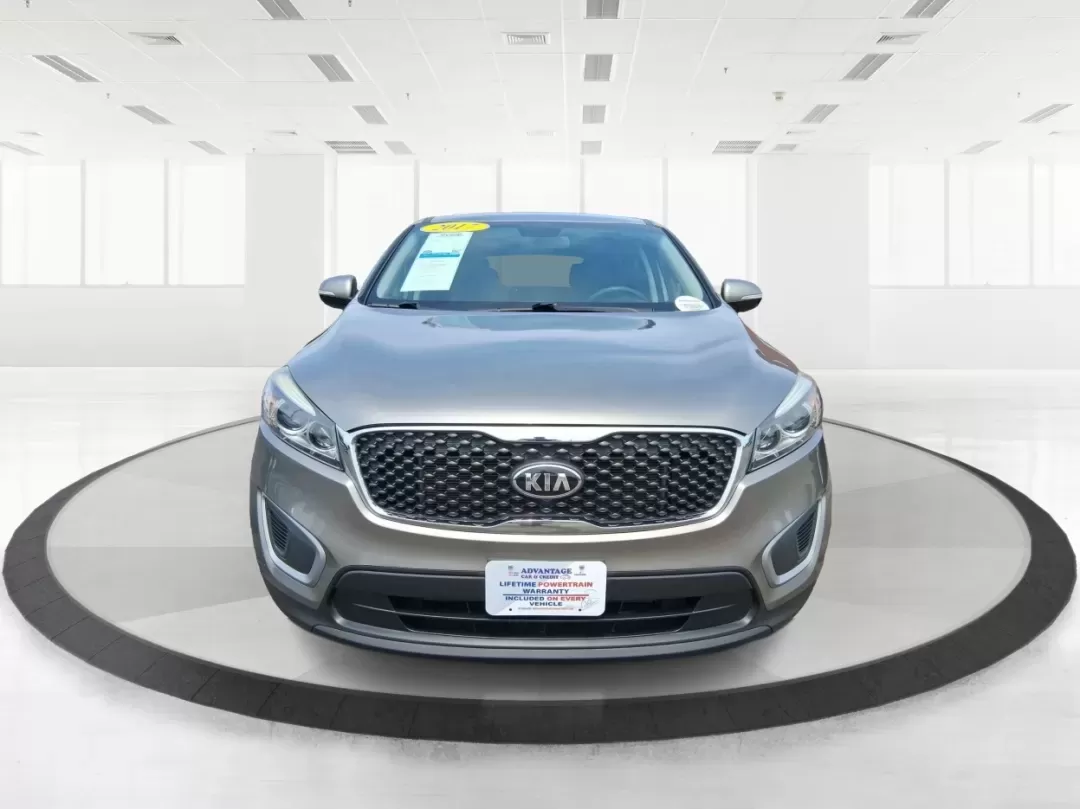 2017 Kia Sorento 2.4L L (5XYPG4A32HG) with an 2.4L I-4 gasoline direct injection engine, located at 8750 N County Rd 25A, Piqua, OH, 45356, (937) 908-9800, 40.164391, -84.232513 - **Unleash Your Adventurous Spirit with this 2017 Kia Sorento at Advantage Car and Credit in Xenia, OH!**<br /> <br /> Are you ready to elevate your family adventures or conquer your daily commute? Look no further than the 2017 Kia Sorento, a versatile SUV that perfectly aligns with your lifestyle ne - Photo#7