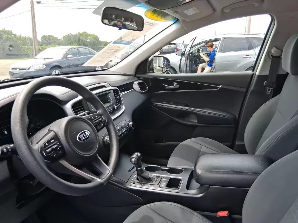 2017 Kia Sorento L 2WD (5XYPG4A32HG) with an 2.4L L4 DOHC 16V engine, 6A transmission, located at 880 E. National Road, Vandalia, OH, 45377, (937) 908-9800, 39.891918, -84.183594 - Picture your next road trip or daily school-and-sports shuffle: a roomy SUV that's comfortable on long stretches of I-75, easy to live with around town, and ready for weekend errands from Miller Lane to the Dayton area. This **2017 Kia Sorento 2.4L L** in **Gray** is a practical, budget-friendly cho - Photo#9