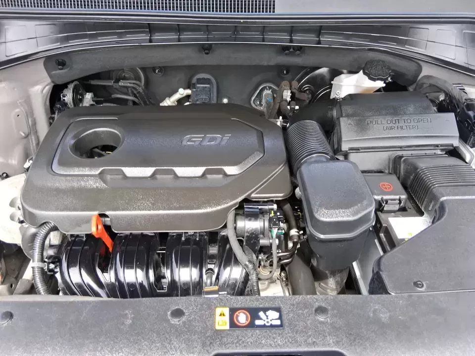 2017 Kia Sorento L 2WD (5XYPG4A32HG) with an 2.4L L4 DOHC 16V engine, 6A transmission, located at 880 E. National Road, Vandalia, OH, 45377, (937) 908-9800, 39.891918, -84.183594 - Picture your next road trip or daily school-and-sports shuffle: a roomy SUV that's comfortable on long stretches of I-75, easy to live with around town, and ready for weekend errands from Miller Lane to the Dayton area. This **2017 Kia Sorento 2.4L L** in **Gray** is a practical, budget-friendly cho - Photo#11