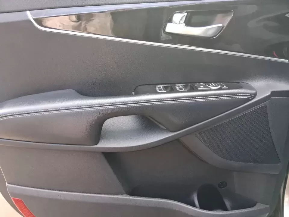 2017 Kia Sorento L 2WD (5XYPG4A32HG) with an 2.4L L4 DOHC 16V engine, 6A transmission, located at 880 E. National Road, Vandalia, OH, 45377, (937) 908-9800, 39.891918, -84.183594 - Picture your next road trip or daily school-and-sports shuffle: a roomy SUV that's comfortable on long stretches of I-75, easy to live with around town, and ready for weekend errands from Miller Lane to the Dayton area. This **2017 Kia Sorento 2.4L L** in **Gray** is a practical, budget-friendly cho - Photo#17