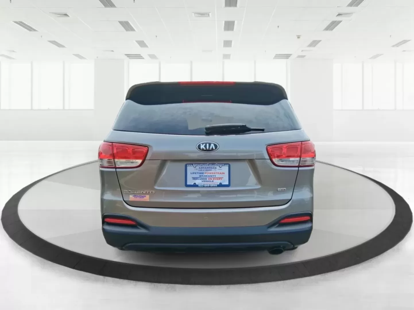 2017 Kia Sorento 2.4L L (5XYPG4A32HG) with an 2.4L I-4 gasoline direct injection engine, located at 1184 Kauffman Ave, Fairborn, OH, 45324, (937) 908-9800, 39.807072, -84.030914 - **Unleash Your Adventurous Spirit with this 2017 Kia Sorento at Advantage Car and Credit in Xenia, OH!**<br /> <br /> Are you ready to elevate your family adventures or conquer your daily commute? Look no further than the 2017 Kia Sorento, a versatile SUV that perfectly aligns with your lifestyle ne - Photo#3