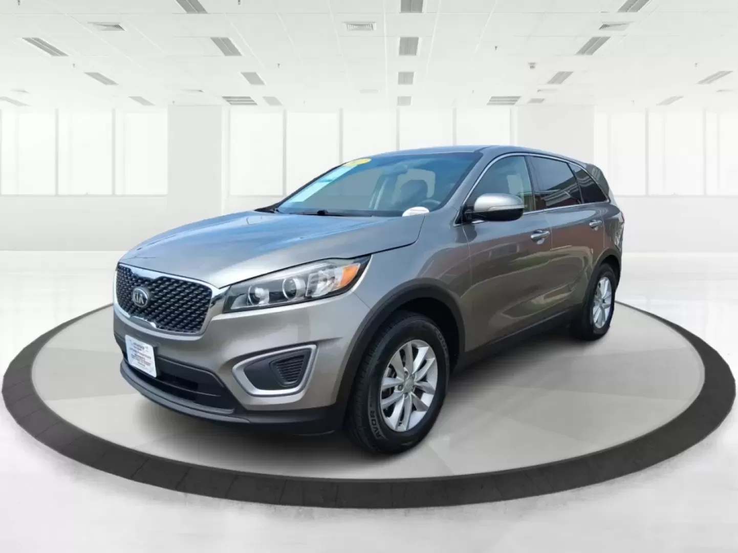 2017 Kia Sorento 2.4L L (5XYPG4A32HG) with an 2.4L I-4 gasoline direct injection engine, located at 1184 Kauffman Ave, Fairborn, OH, 45324, (937) 908-9800, 39.807072, -84.030914 - **Unleash Your Adventurous Spirit with this 2017 Kia Sorento at Advantage Car and Credit in Xenia, OH!**<br /> <br /> Are you ready to elevate your family adventures or conquer your daily commute? Look no further than the 2017 Kia Sorento, a versatile SUV that perfectly aligns with your lifestyle ne - Photo#8