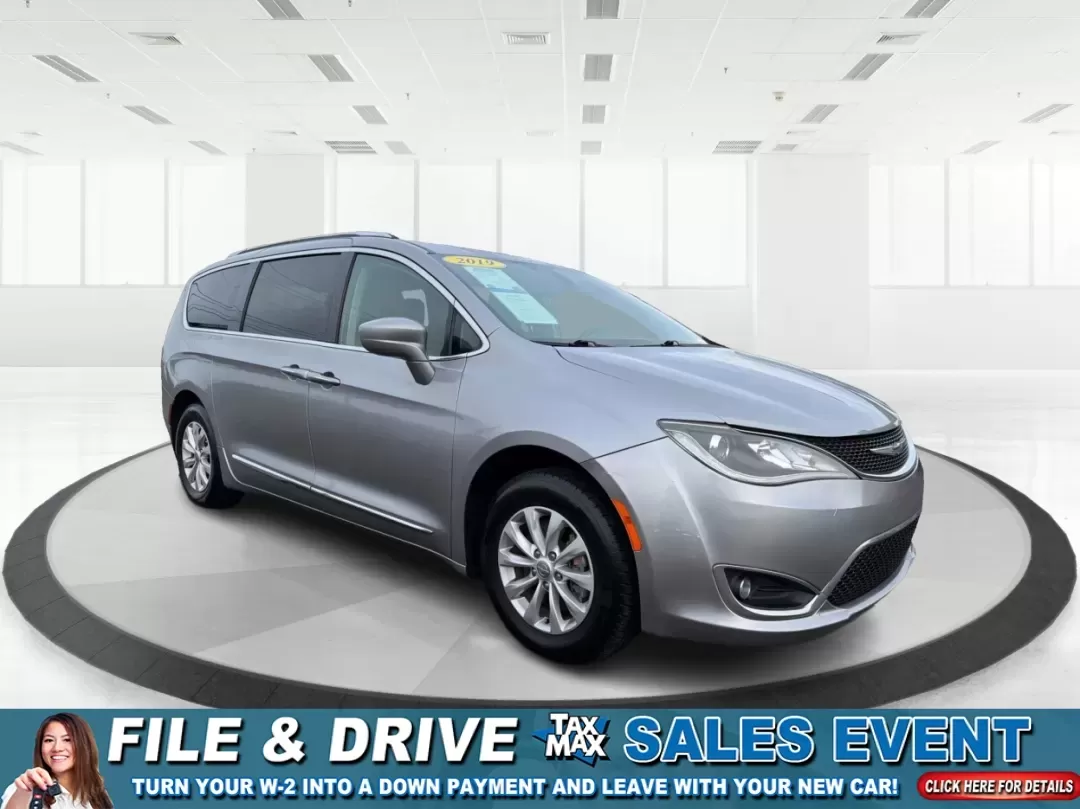 2019 Chrysler Pacifica Touring-L (2C4RC1BG5KR) with an 3.6L V6 DOHC 24V engine, 9-Speed Automatic transmission, located at 1099 N County Rd 25A , Troy, OH, 45373, (937) 908-9800, 40.057079, -84.212883 - **Experience Family Adventures with the 2019 Chrysler Pacifica Touring-L from Advantage Car and Credit!**<br /> <br /> Are you searching for the perfect vehicle to accommodate your family's growing needs? Look no further! The 2019 Chrysler Pacifica Touring-L is designed with families in mind, offeri - Photo#0