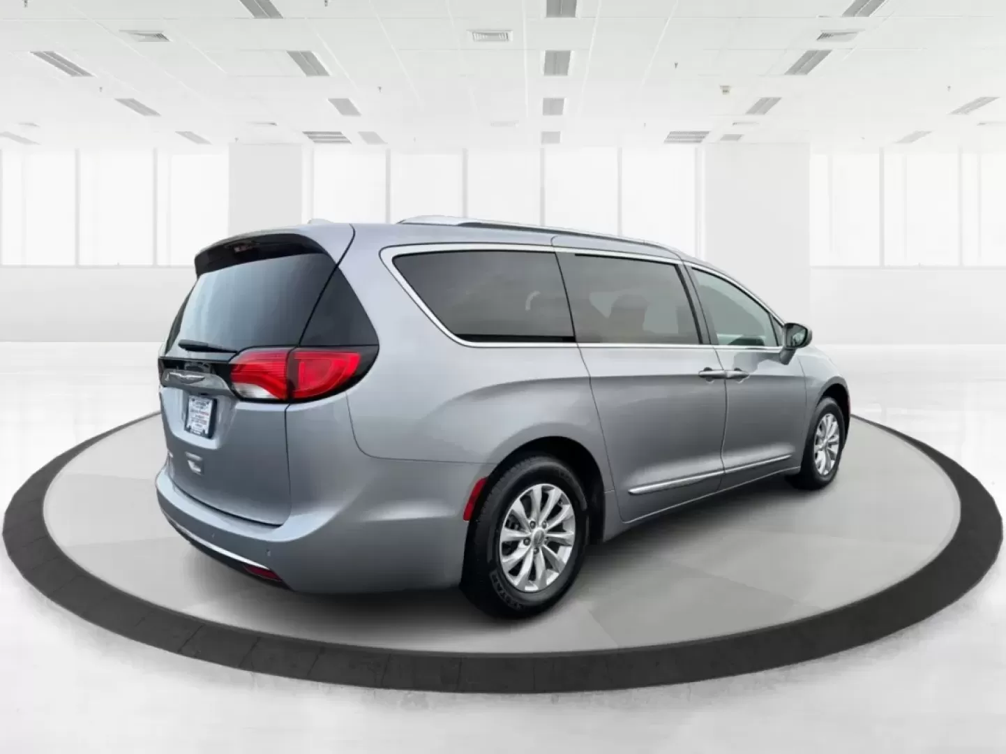 2019 Chrysler Pacifica Touring-L (2C4RC1BG5KR) with an 3.6L V6 DOHC 24V engine, 9-Speed Automatic transmission, located at 1099 N County Rd 25A , Troy, OH, 45373, (937) 908-9800, 40.057079, -84.212883 - **Experience Family Adventures with the 2019 Chrysler Pacifica Touring-L from Advantage Car and Credit!**<br /> <br /> Are you searching for the perfect vehicle to accommodate your family's growing needs? Look no further! The 2019 Chrysler Pacifica Touring-L is designed with families in mind, offeri - Photo#2