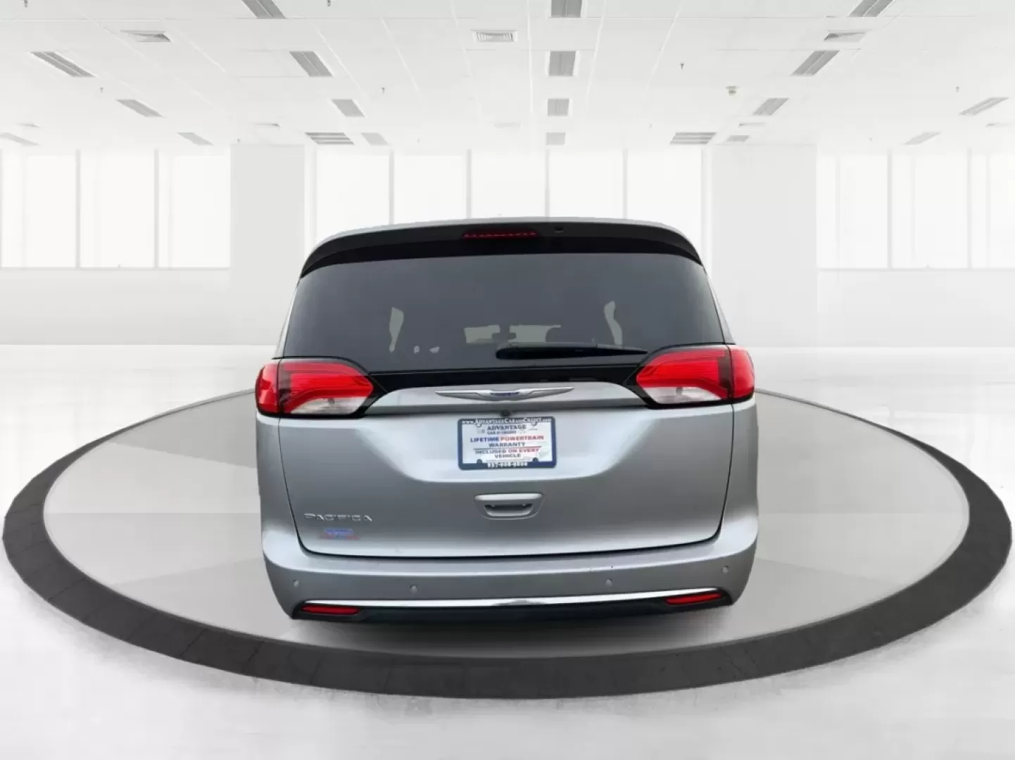 2019 Chrysler Pacifica Touring-L (2C4RC1BG5KR) with an 3.6L V6 DOHC 24V engine, 9-Speed Automatic transmission, located at 1099 N County Rd 25A , Troy, OH, 45373, (937) 908-9800, 40.057079, -84.212883 - **Experience Family Adventures with the 2019 Chrysler Pacifica Touring-L from Advantage Car and Credit!**<br /> <br /> Are you searching for the perfect vehicle to accommodate your family's growing needs? Look no further! The 2019 Chrysler Pacifica Touring-L is designed with families in mind, offeri - Photo#3