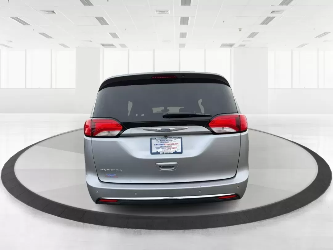 2019 Chrysler Pacifica Touring-L (2C4RC1BG5KR) with an 3.6L V6 DOHC 24V engine, 9-Speed Automatic transmission, located at 1099 N County Rd 25A , Troy, OH, 45373, (937) 908-9800, 40.057079, -84.212883 - **Experience Family Adventures with the 2019 Chrysler Pacifica Touring-L from Advantage Car and Credit!**<br /> <br /> Are you searching for the perfect vehicle to accommodate your family's growing needs? Look no further! The 2019 Chrysler Pacifica Touring-L is designed with families in mind, offeri - Photo#3