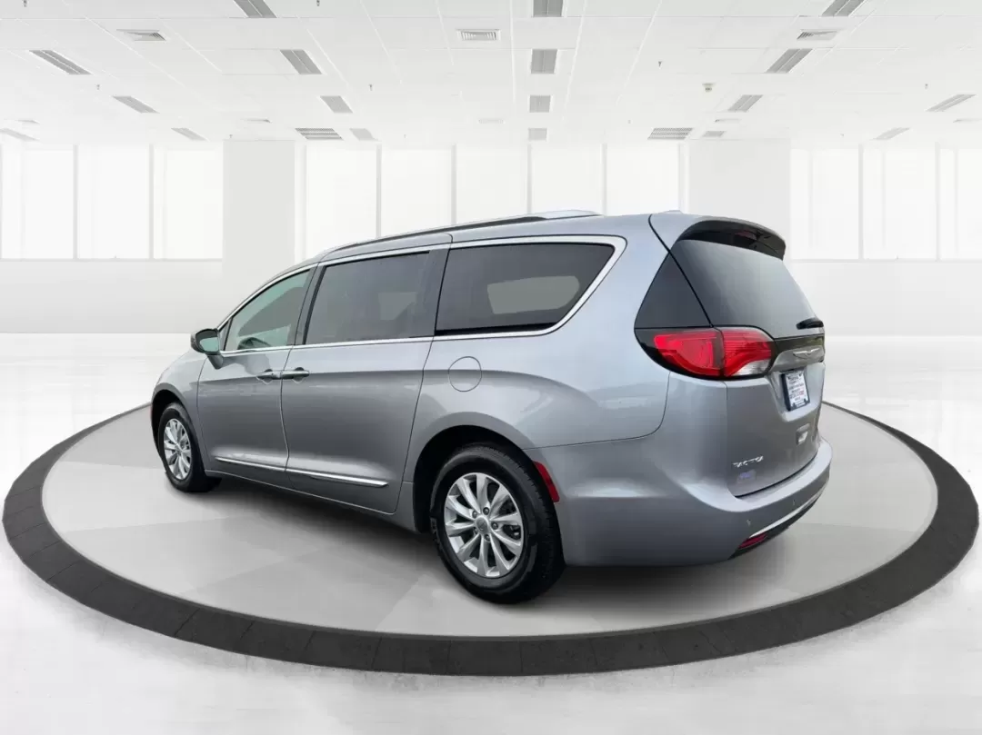 2019 Chrysler Pacifica Touring-L (2C4RC1BG5KR) with an 3.6L V6 DOHC 24V engine, 9-Speed Automatic transmission, located at 1099 N County Rd 25A , Troy, OH, 45373, (937) 908-9800, 40.057079, -84.212883 - **Experience Family Adventures with the 2019 Chrysler Pacifica Touring-L from Advantage Car and Credit!**<br /> <br /> Are you searching for the perfect vehicle to accommodate your family's growing needs? Look no further! The 2019 Chrysler Pacifica Touring-L is designed with families in mind, offeri - Photo#4