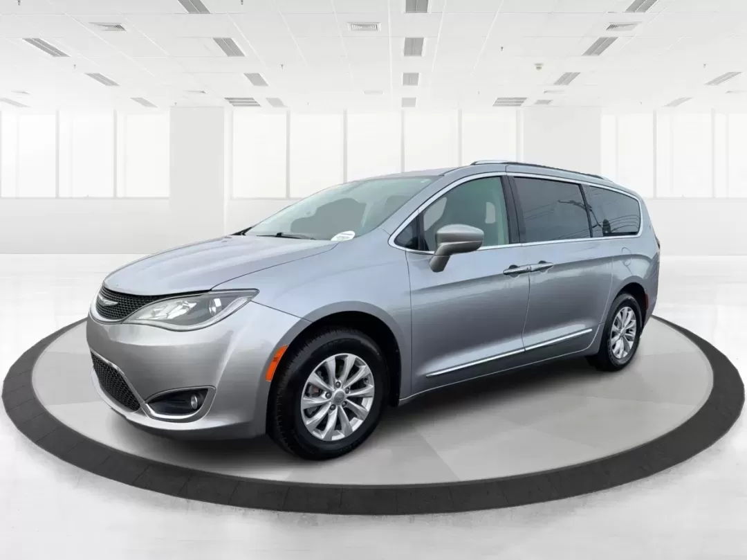 2019 Chrysler Pacifica Touring-L (2C4RC1BG5KR) with an 3.6L V6 DOHC 24V engine, 9-Speed Automatic transmission, located at 1099 N County Rd 25A , Troy, OH, 45373, (937) 908-9800, 40.057079, -84.212883 - **Experience Family Adventures with the 2019 Chrysler Pacifica Touring-L from Advantage Car and Credit!**<br /> <br /> Are you searching for the perfect vehicle to accommodate your family's growing needs? Look no further! The 2019 Chrysler Pacifica Touring-L is designed with families in mind, offeri - Photo#8