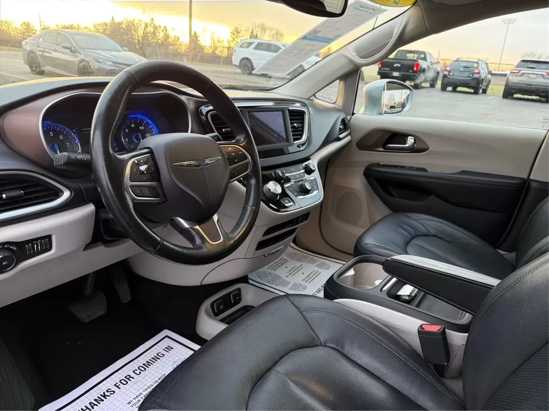 2019 Chrysler Pacifica Touring-L (2C4RC1BG5KR) with an 3.6L V6 DOHC 24V engine, 9-Speed Automatic transmission, located at 1099 N County Rd 25A , Troy, OH, 45373, (937) 908-9800, 40.057079, -84.212883 - **Experience Family Adventures with the 2019 Chrysler Pacifica Touring-L from Advantage Car and Credit!**<br /> <br /> Are you searching for the perfect vehicle to accommodate your family's growing needs? Look no further! The 2019 Chrysler Pacifica Touring-L is designed with families in mind, offeri - Photo#9