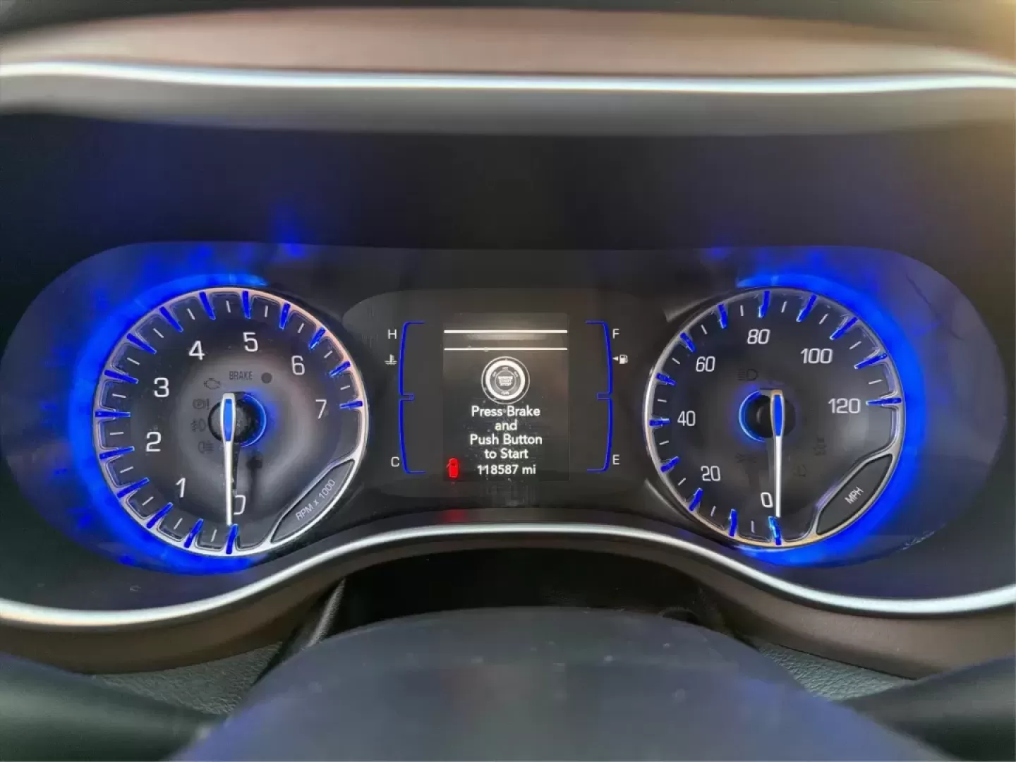 2019 Chrysler Pacifica Touring-L (2C4RC1BG5KR) with an 3.6L V6 DOHC 24V engine, 9-Speed Automatic transmission, located at 1099 N County Rd 25A , Troy, OH, 45373, (937) 908-9800, 40.057079, -84.212883 - **Experience Family Adventures with the 2019 Chrysler Pacifica Touring-L from Advantage Car and Credit!**<br /> <br /> Are you searching for the perfect vehicle to accommodate your family's growing needs? Look no further! The 2019 Chrysler Pacifica Touring-L is designed with families in mind, offeri - Photo#15