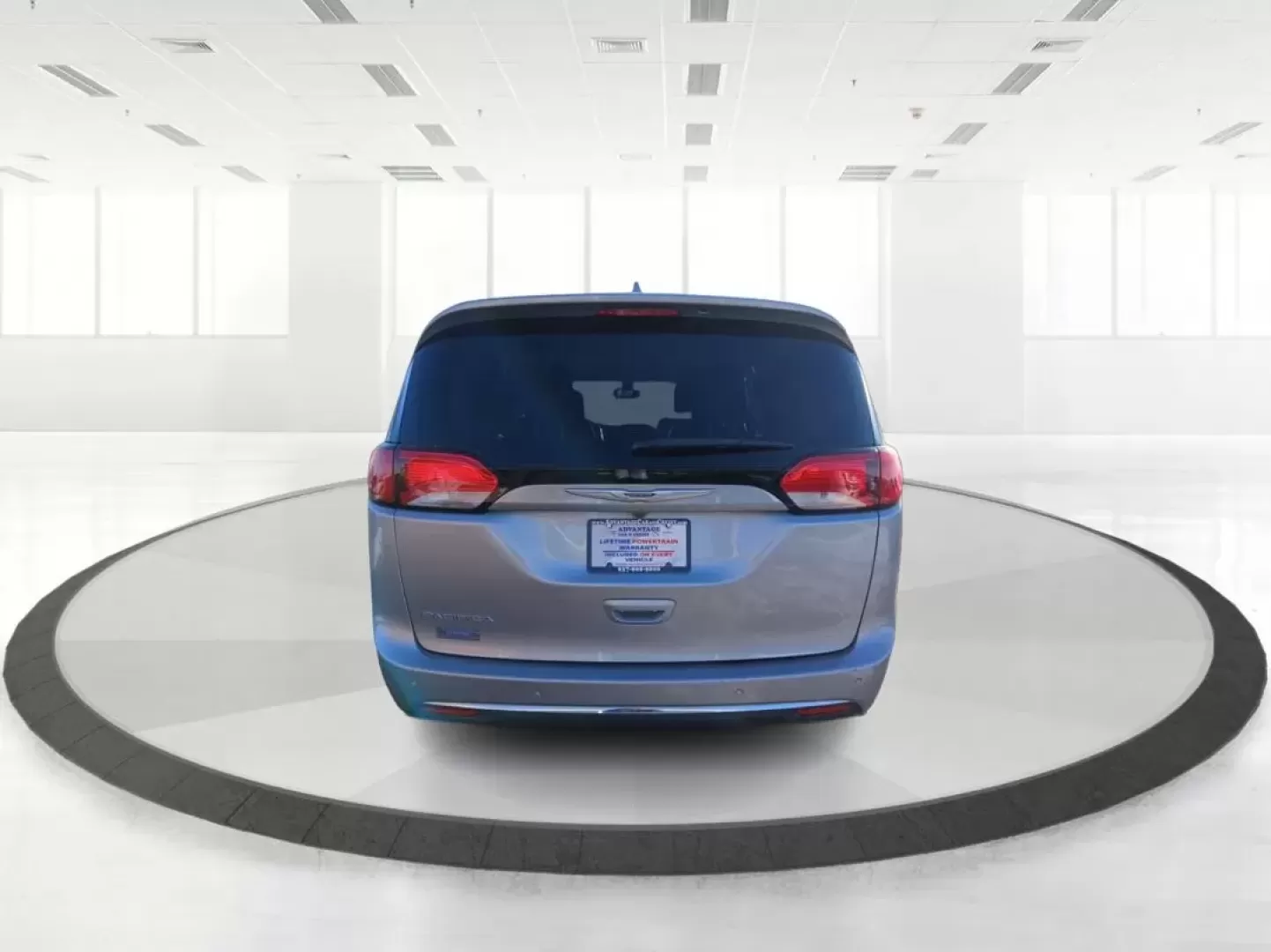 2019 Chrysler Pacifica Touring-L (2C4RC1BG5KR) with an 3.6L V6 DOHC 24V engine, 9-Speed Automatic transmission, located at 8750 N County Rd 25A, Piqua, OH, 45356, (937) 908-9800, 40.164391, -84.232513 - **Experience Family Adventures with the 2019 Chrysler Pacifica Touring-L from Advantage Car and Credit!**<br /> <br /> Are you searching for the perfect vehicle to accommodate your family's growing needs? Look no further! The 2019 Chrysler Pacifica Touring-L is designed with families in mind, offeri - Photo#3