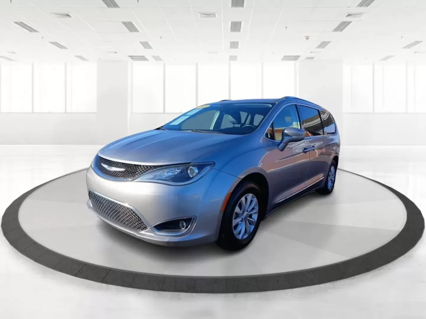 2019 Chrysler Pacifica Touring-L (2C4RC1BG5KR) with an 3.6L V6 DOHC 24V engine, 9-Speed Automatic transmission, located at 8750 N County Rd 25A, Piqua, OH, 45356, (937) 908-9800, 40.164391, -84.232513 - **Experience Family Adventures with the 2019 Chrysler Pacifica Touring-L from Advantage Car and Credit!**<br /> <br /> Are you searching for the perfect vehicle to accommodate your family's growing needs? Look no further! The 2019 Chrysler Pacifica Touring-L is designed with families in mind, offeri - Photo#8
