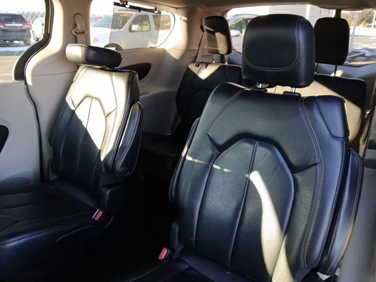 2019 Chrysler Pacifica Touring-L (2C4RC1BG5KR) with an 3.6L V6 DOHC 24V engine, 9-Speed Automatic transmission, located at 8750 N County Rd 25A, Piqua, OH, 45356, (937) 908-9800, 40.164391, -84.232513 - **Experience Family Adventures with the 2019 Chrysler Pacifica Touring-L from Advantage Car and Credit!**<br /> <br /> Are you searching for the perfect vehicle to accommodate your family's growing needs? Look no further! The 2019 Chrysler Pacifica Touring-L is designed with families in mind, offeri - Photo#10