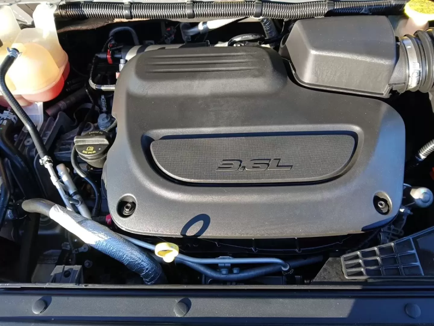 2019 Chrysler Pacifica Touring-L (2C4RC1BG5KR) with an 3.6L V6 DOHC 24V engine, 9-Speed Automatic transmission, located at 8750 N County Rd 25A, Piqua, OH, 45356, (937) 908-9800, 40.164391, -84.232513 - **Experience Family Adventures with the 2019 Chrysler Pacifica Touring-L from Advantage Car and Credit!**<br /> <br /> Are you searching for the perfect vehicle to accommodate your family's growing needs? Look no further! The 2019 Chrysler Pacifica Touring-L is designed with families in mind, offeri - Photo#11