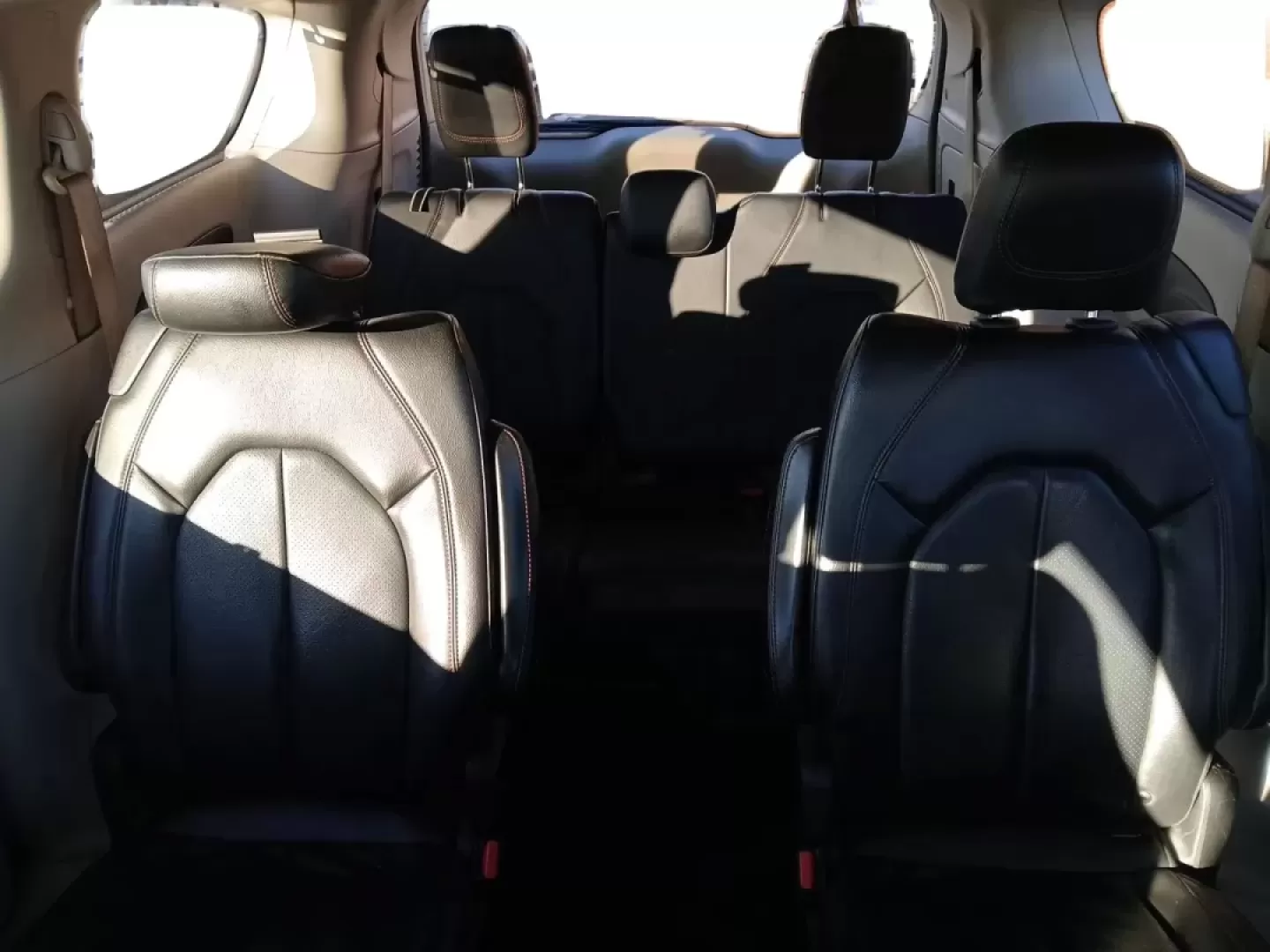 2019 Chrysler Pacifica Touring-L (2C4RC1BG5KR) with an 3.6L V6 DOHC 24V engine, 9-Speed Automatic transmission, located at 8750 N County Rd 25A, Piqua, OH, 45356, (937) 908-9800, 40.164391, -84.232513 - **Experience Family Adventures with the 2019 Chrysler Pacifica Touring-L from Advantage Car and Credit!**<br /> <br /> Are you searching for the perfect vehicle to accommodate your family's growing needs? Look no further! The 2019 Chrysler Pacifica Touring-L is designed with families in mind, offeri - Photo#14