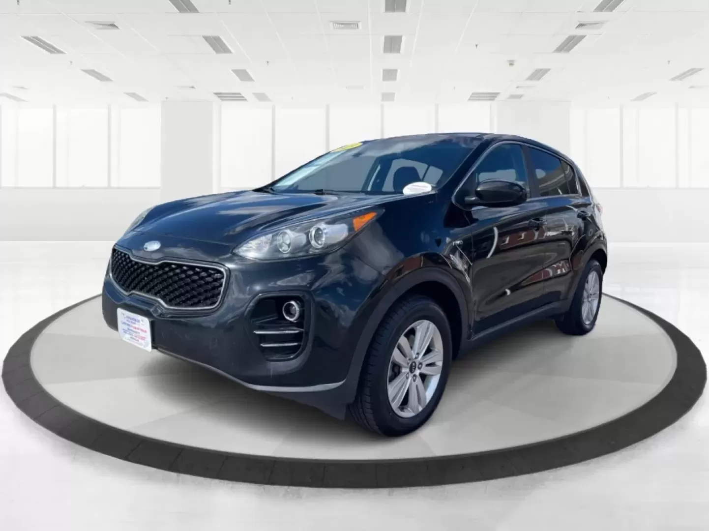 2019 Kia Sportage LX (KNDPMCACXK7) with an Theta II 2.4L I-4 gasoline direct injection engine, located at 1184 Kauffman Ave, Fairborn, OH, 45324, (937) 908-9800, 39.807072, -84.030914 - **Adventure Awaits with the 2019 Kia Sportage at Advantage Car and Credit!**<br /> <br /> Are you ready to elevate your driving experience? Whether you're navigating the hustle and bustle of city life or embarking on a weekend getaway, the 2019 Kia Sportage is your perfect companion. This stylish cr - Photo#8