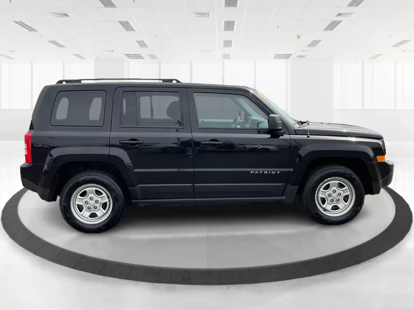 2017 Jeep Patriot Sport FWD (1C4NJPBAXHD) with an 2.4L I-4 DOHC engine, located at 8750 N County Rd 25A, Piqua, OH, 45356, (937) 908-9800, 40.164391, -84.232513 - **Unlock Adventure with the 2017 Jeep Patriot Sport FWD at Advantage Car and Credit!**<br /> <br /> Are you ready to elevate your outdoor adventures or simply need a reliable vehicle for your daily commute? Look no further than the incredible 2017 Jeep Patriot Sport FWD, available now at Advantage C - Photo#1