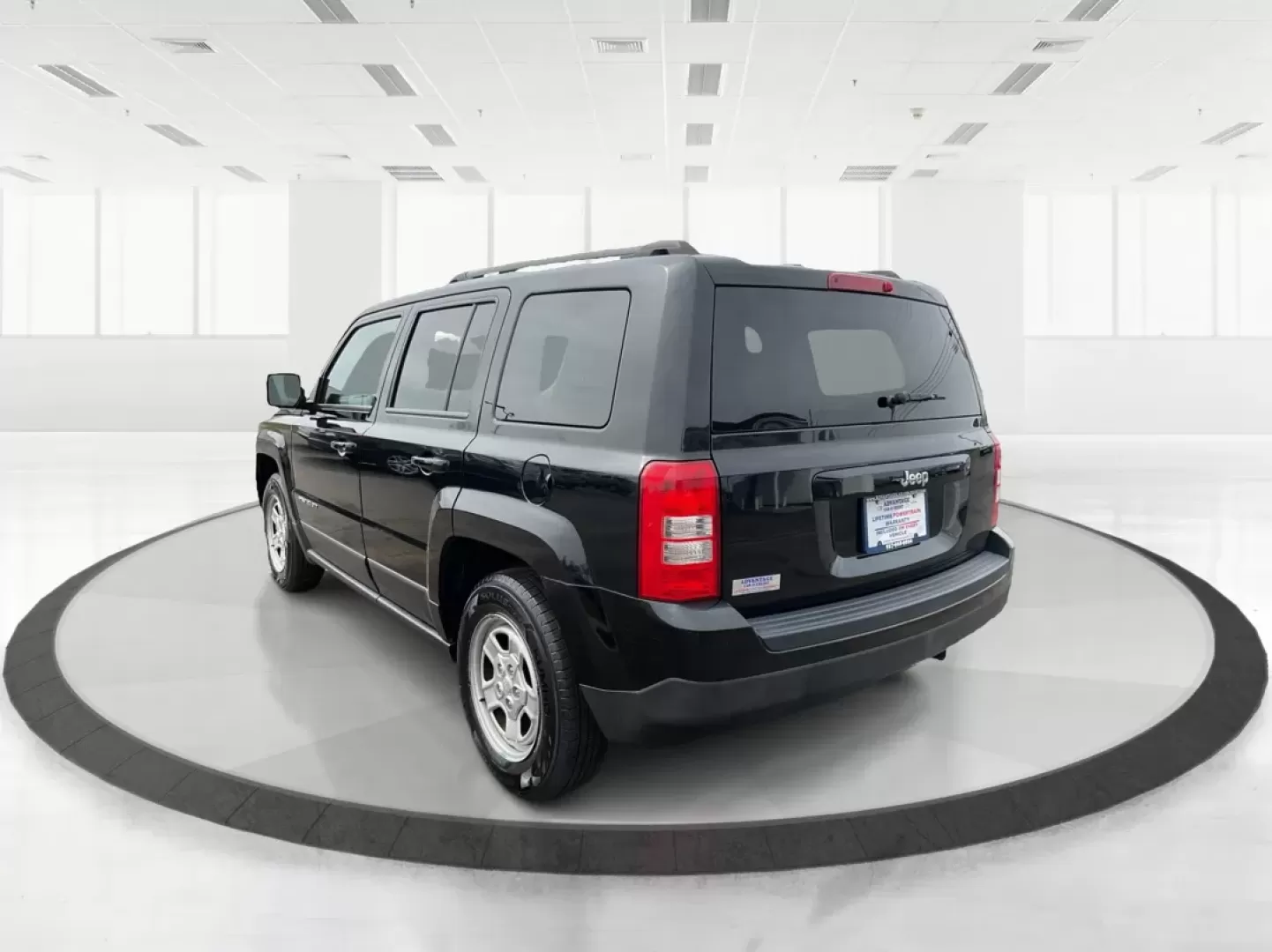 2017 Jeep Patriot Sport FWD (1C4NJPBAXHD) with an 2.4L I-4 DOHC engine, located at 8750 N County Rd 25A, Piqua, OH, 45356, (937) 908-9800, 40.164391, -84.232513 - **Unlock Adventure with the 2017 Jeep Patriot Sport FWD at Advantage Car and Credit!**<br /> <br /> Are you ready to elevate your outdoor adventures or simply need a reliable vehicle for your daily commute? Look no further than the incredible 2017 Jeep Patriot Sport FWD, available now at Advantage C - Photo#4