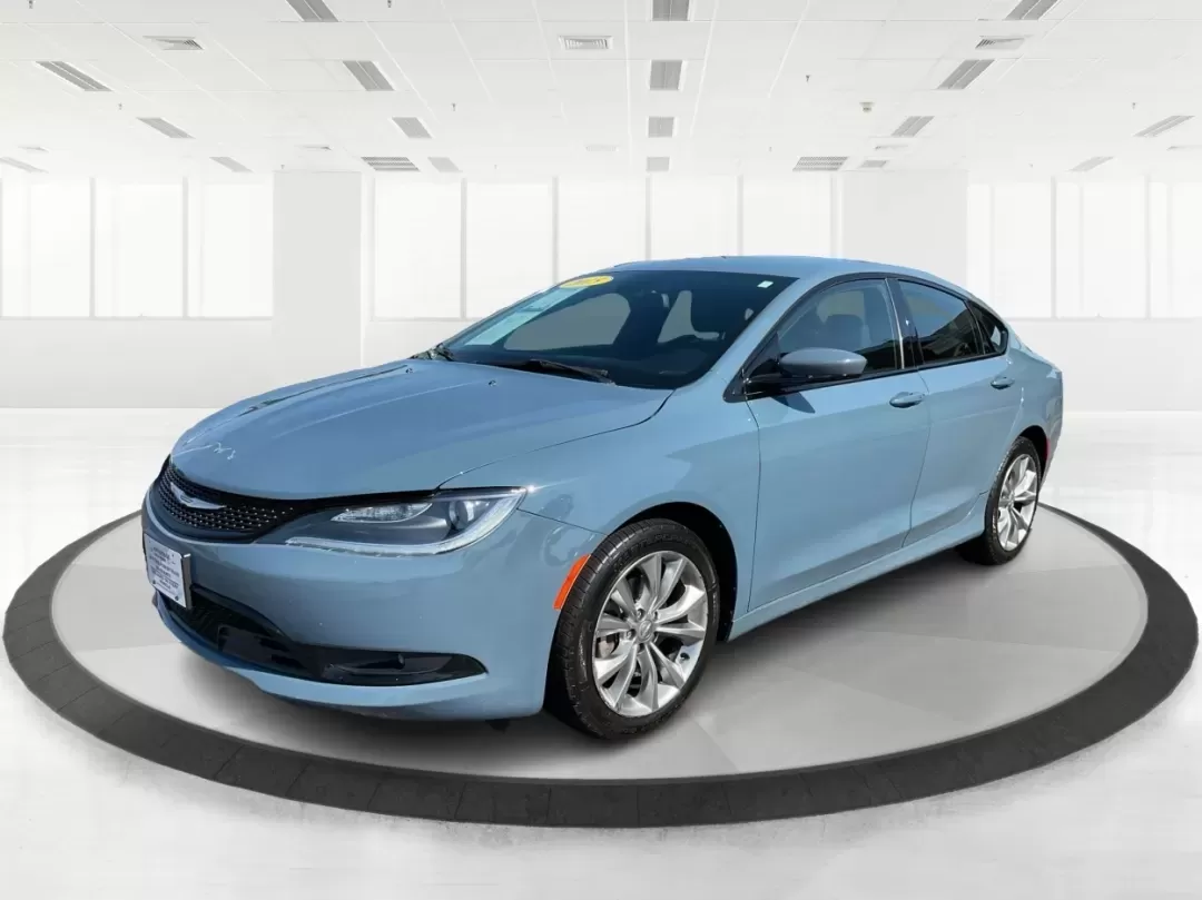 2015 Chrysler 200 S (1C3CCCBB8FN) with an Other engine, located at 880 E. National Road, Vandalia, OH, 45377, (937) 908-9800, 39.891918, -84.183594 - **Experience Luxury on a Budget with the 2015 Chrysler 200 S at Advantage Car and Credit**<br /> <br /> Looking for a stylish sedan that can handle your daily commute as effortlessly as your weekend adventures? The 2015 Chrysler 200 S is the perfect blend of comfort, technology, and modern aesthetic - Photo#8