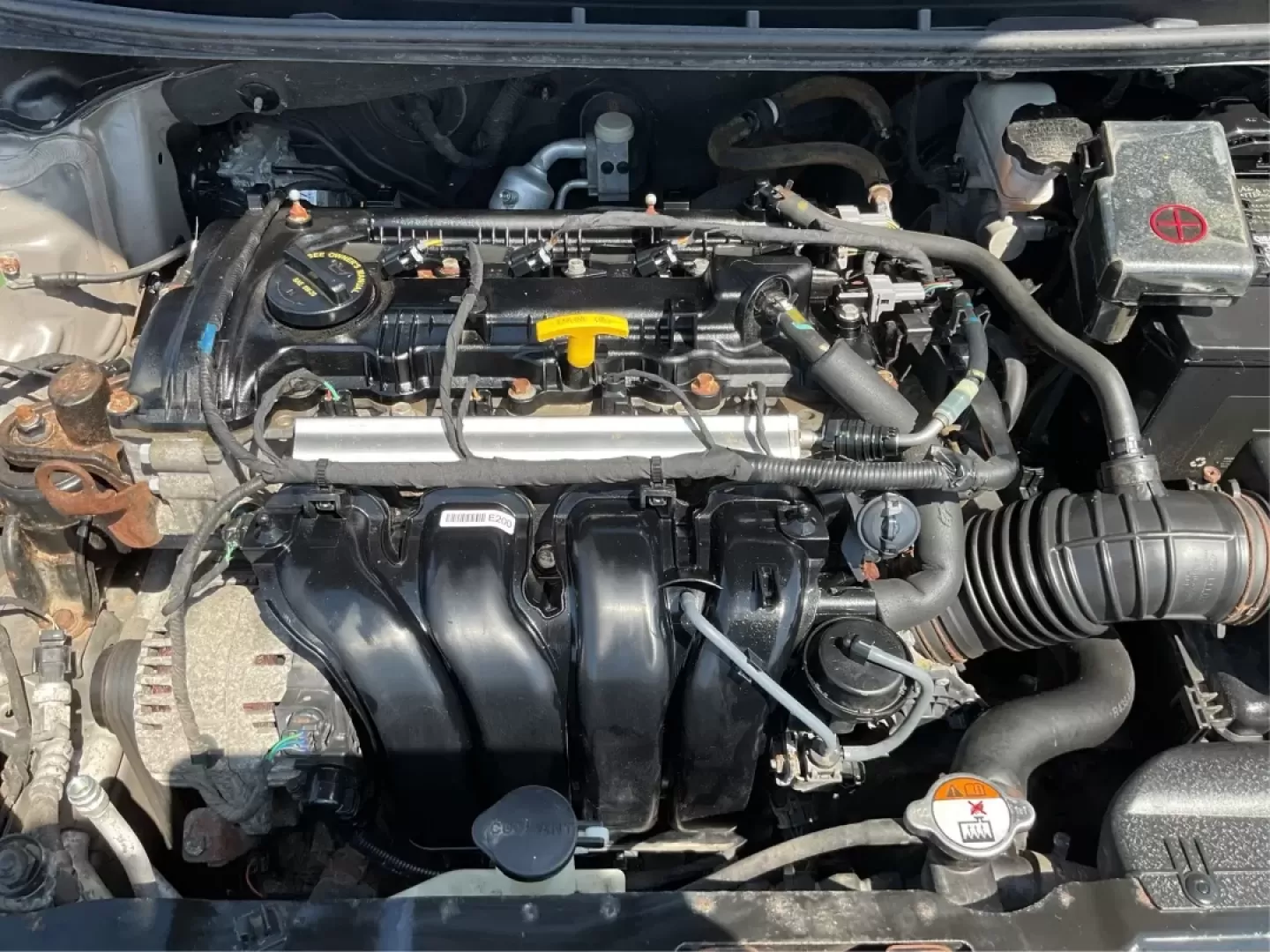 2013 Hyundai Elantra GLS (5NPDH4AE6DH) with an 1.8L I-4 DOHC engine, located at 1951 S Dayton Lakeview Rd., New Carlisle, OH, 45344, (937) 908-9800, 39.890999, -84.050255 - **Unlock the Freedom of the Open Road with the 2013 Hyundai Elantra GLS** <br /> <br /> Are you ready to elevate your daily commute or embark on new adventures without breaking the bank? The 2013 Hyundai Elantra GLS, available at Advantage Car and Credit in Fairborn, OH, is the ideal sedan for budg - Photo#11