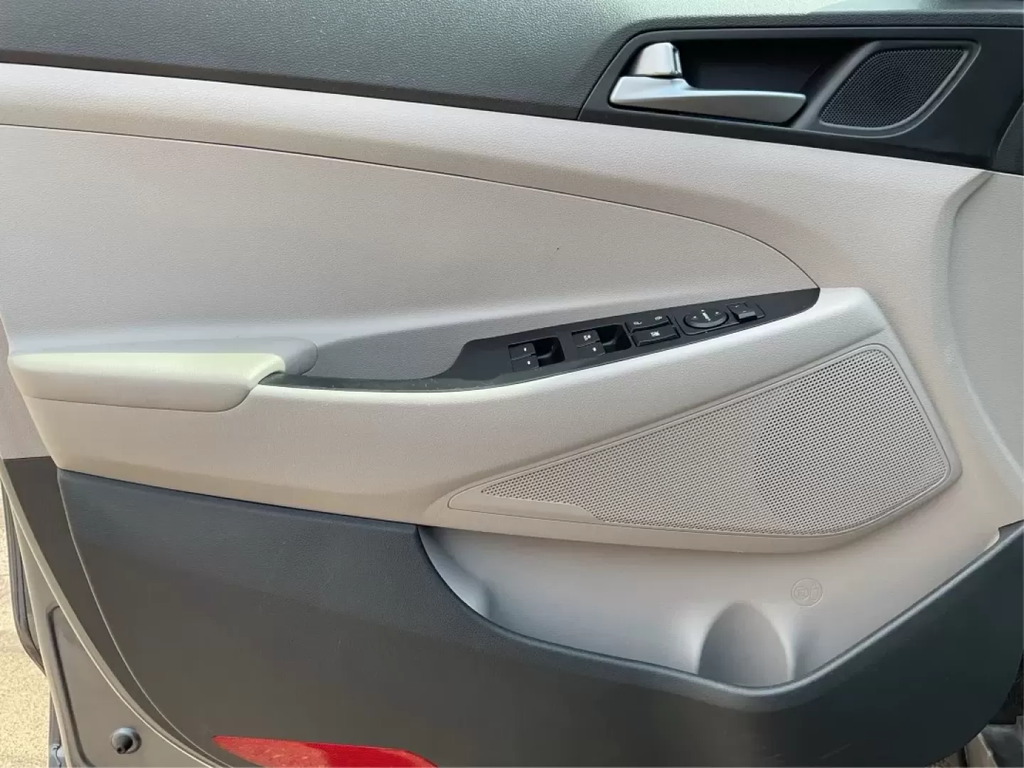 2016 Hyundai Tucson Eco (KM8J3CA24GU) with an 1.6L I-4 gasoline direct injection engine, located at 1099 N County Rd 25A , Troy, OH, 45373, (937) 908-9800, 40.057079, -84.212883 - **Adventure Awaits: 2016 Hyundai Tucson Eco Your Perfect Companion for Daily Drives and Weekend Getaways!**<br /> <br /> At Advantage Car and Credit, located at 1184 Kauffman Ave, Fairborn, OH 45324, we understand that life is an adventure, and having the right vehicle can make all the difference. - Photo#18