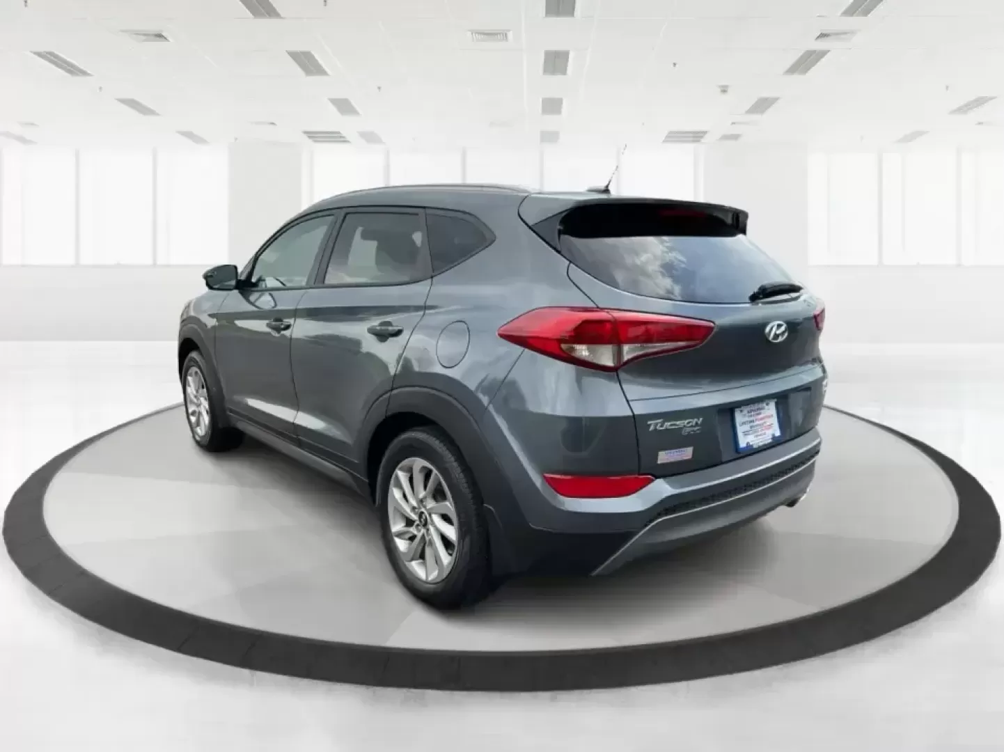 2016 Hyundai Tucson Eco (KM8J3CA24GU) with an 1.6L I-4 gasoline direct injection engine, 7A transmission, located at 880 E. National Road, Vandalia, OH, 45377, (937) 908-9800, 39.891918, -84.183594 - **Adventure Awaits: 2016 Hyundai Tucson Eco Your Perfect Companion for Daily Drives and Weekend Getaways!**<br /> <br /> At Advantage Car and Credit, located at 1184 Kauffman Ave, Fairborn, OH 45324, we understand that life is an adventure, and having the right vehicle can make all the difference. - Photo#4