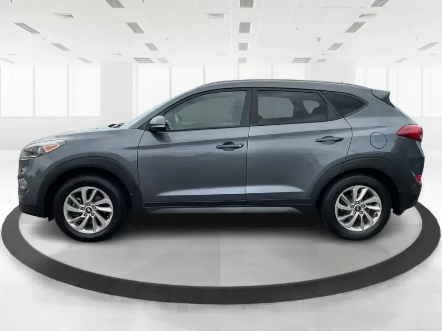 2016 Hyundai Tucson Eco (KM8J3CA24GU) with an 1.6L I-4 gasoline direct injection engine, 7A transmission, located at 880 E. National Road, Vandalia, OH, 45377, (937) 908-9800, 39.891918, -84.183594 - **Adventure Awaits: 2016 Hyundai Tucson Eco Your Perfect Companion for Daily Drives and Weekend Getaways!**<br /> <br /> At Advantage Car and Credit, located at 1184 Kauffman Ave, Fairborn, OH 45324, we understand that life is an adventure, and having the right vehicle can make all the difference. - Photo#5
