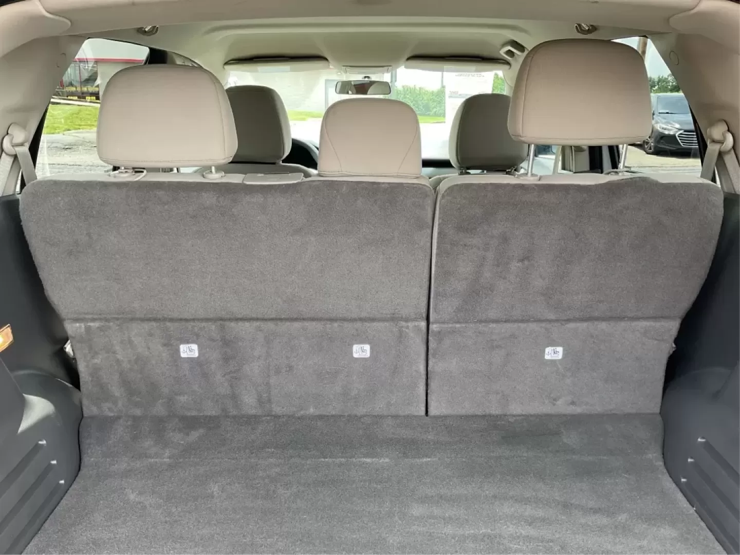 2013 Ford Edge SE (2FMDK3GC3DB) with an Other engine, located at 880 E. National Road, Vandalia, OH, 45377, (937) 908-9800, 39.891918, -84.183594 - **Hit the Open Road in Style! Discover the 2013 Ford Edge SE at Advantage Car and Credit in Fairborn, OH**<br /> <br /> Are you ready to elevate your daily commute or embark on exciting weekend adventures? The 2013 Ford Edge SE is the perfect blend of comfort, spaciousness, and style, making it an i - Photo#12