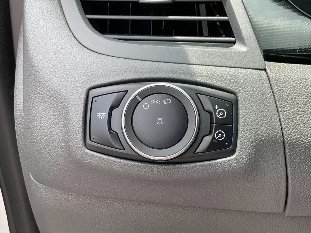 2013 Ford Edge SE (2FMDK3GC3DB) with an Other engine, located at 880 E. National Road, Vandalia, OH, 45377, (937) 908-9800, 39.891918, -84.183594 - **Hit the Open Road in Style! Discover the 2013 Ford Edge SE at Advantage Car and Credit in Fairborn, OH**<br /> <br /> Are you ready to elevate your daily commute or embark on exciting weekend adventures? The 2013 Ford Edge SE is the perfect blend of comfort, spaciousness, and style, making it an i - Photo#17