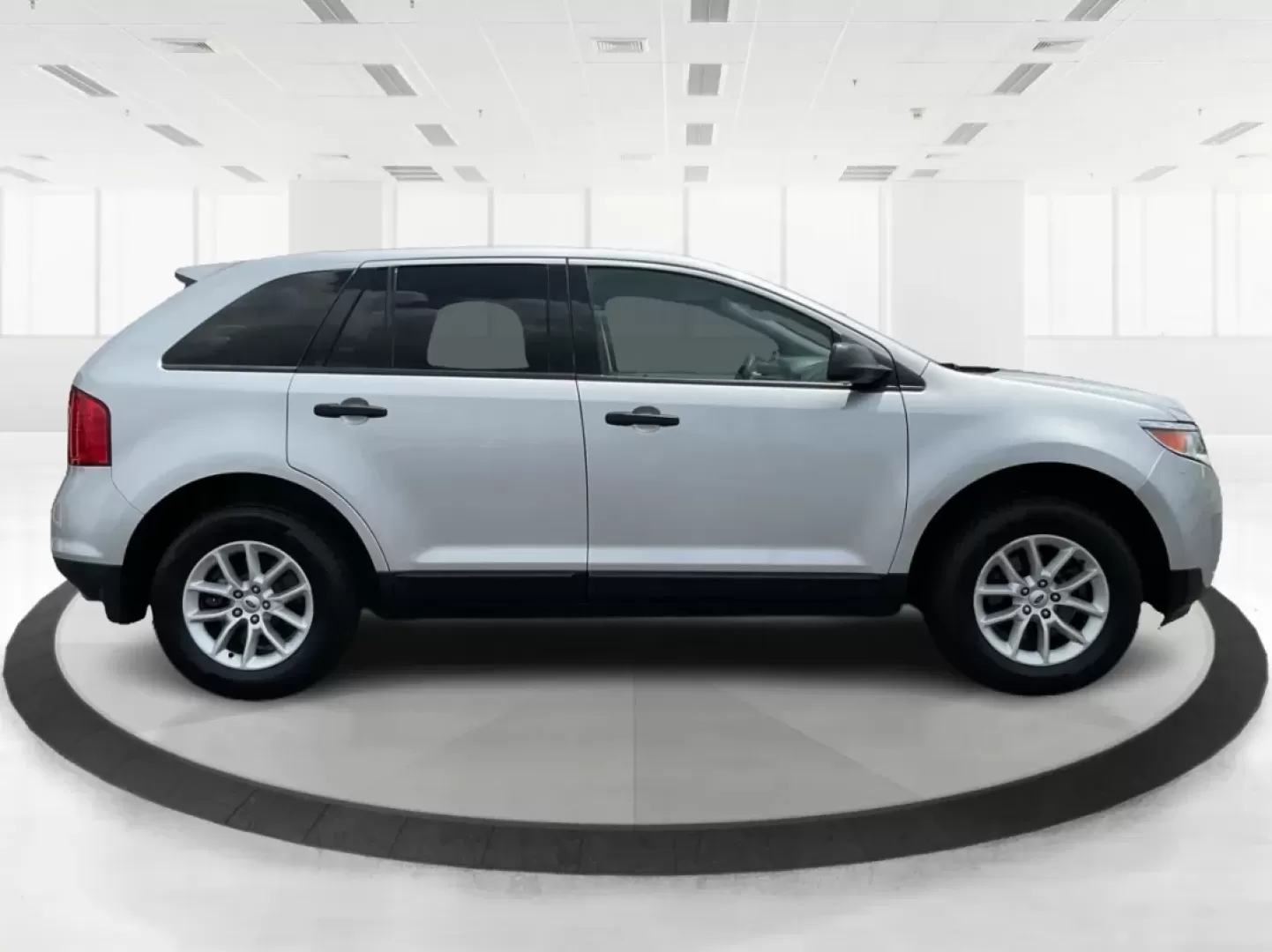 2013 Ford Edge SE (2FMDK3GC3DB) with an Other engine, located at 1099 N County Rd 25A , Troy, OH, 45373, (937) 908-9800, 40.057079, -84.212883 - **Hit the Open Road in Style! Discover the 2013 Ford Edge SE at Advantage Car and Credit in Fairborn, OH**<br /> <br /> Are you ready to elevate your daily commute or embark on exciting weekend adventures? The 2013 Ford Edge SE is the perfect blend of comfort, spaciousness, and style, making it an i - Photo#1
