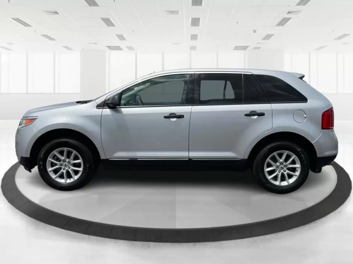 2013 Ford Edge SE (2FMDK3GC3DB) with an Other engine, located at 1099 N County Rd 25A , Troy, OH, 45373, (937) 908-9800, 40.057079, -84.212883 - **Hit the Open Road in Style! Discover the 2013 Ford Edge SE at Advantage Car and Credit in Fairborn, OH**<br /> <br /> Are you ready to elevate your daily commute or embark on exciting weekend adventures? The 2013 Ford Edge SE is the perfect blend of comfort, spaciousness, and style, making it an i - Photo#5