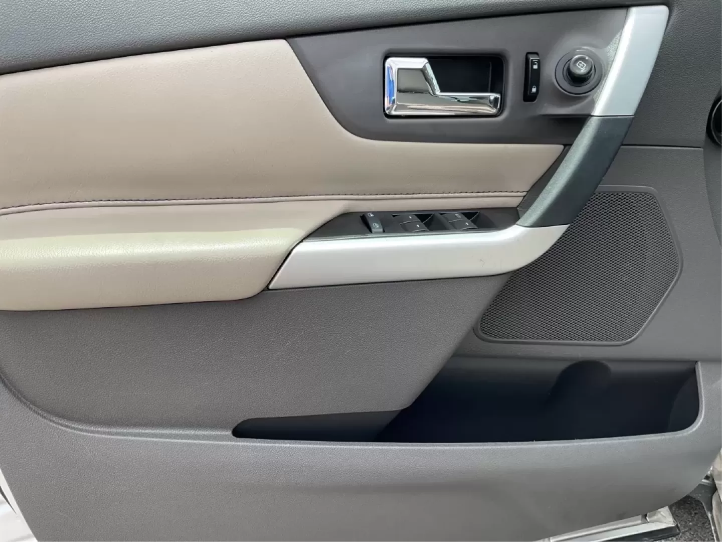 2013 Ford Edge SE (2FMDK3GC3DB) with an Other engine, located at 1099 N County Rd 25A , Troy, OH, 45373, (937) 908-9800, 40.057079, -84.212883 - **Hit the Open Road in Style! Discover the 2013 Ford Edge SE at Advantage Car and Credit in Fairborn, OH**<br /> <br /> Are you ready to elevate your daily commute or embark on exciting weekend adventures? The 2013 Ford Edge SE is the perfect blend of comfort, spaciousness, and style, making it an i - Photo#18
