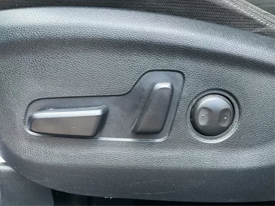 2017 Kia Sportage LX FWD (KNDPM3ACXH7) with an 2.4L V6 DOHC 24V engine, 6A transmission, located at 1230 East Main St, Xenia, OH, 45385, (937) 908-9800, 39.688026, -83.910172 - Picture your next week: an easy school drop-off, a smooth commute down US-35, and a Saturday escape to Caesar Creek State Park with room for everyone and everything. This 2017 Kia Sportage LX FWD in eye-catching Pacific Blue is the kind of practical, comfortable crossover that fits real life in Xeni- Photo#17