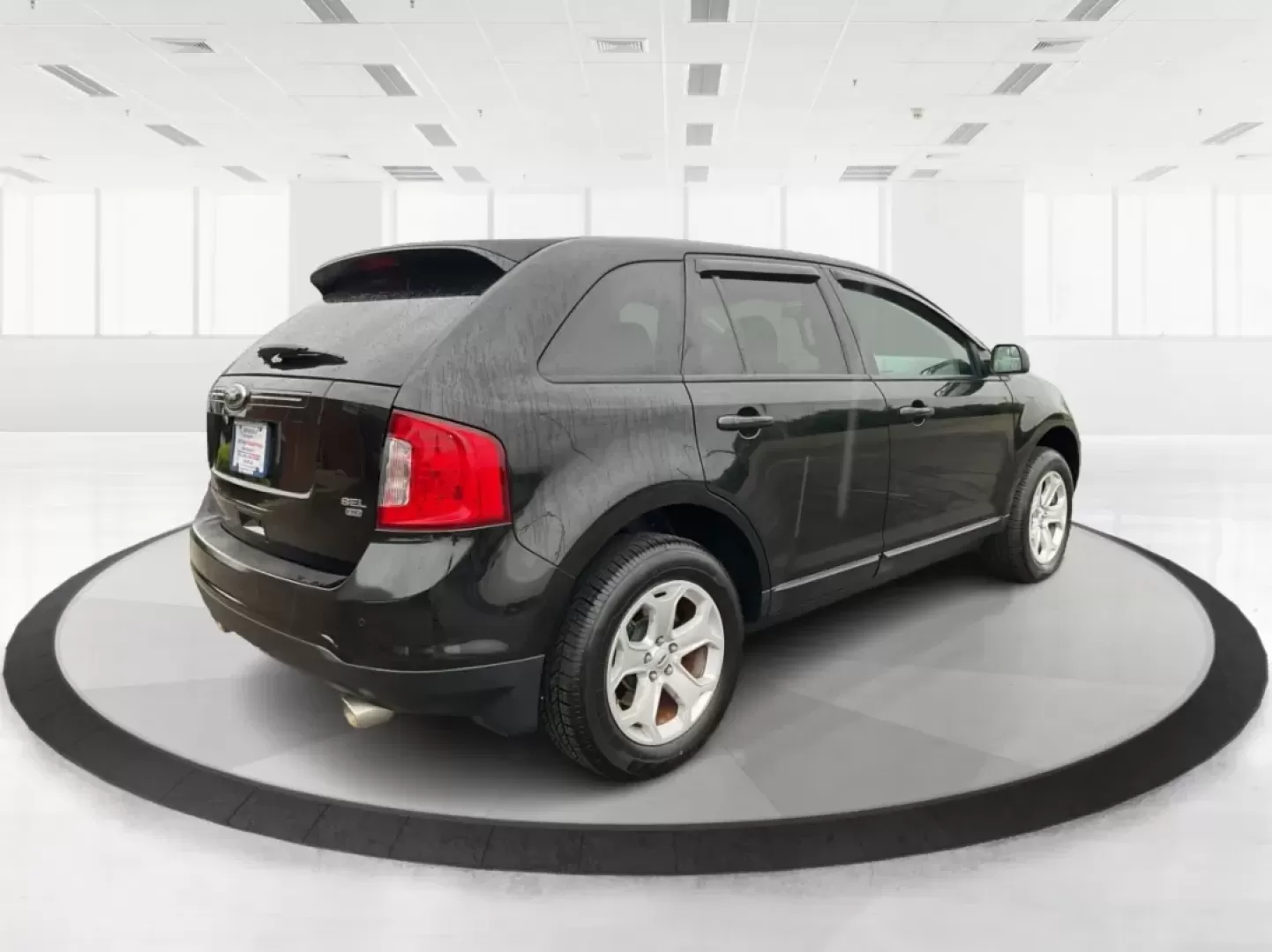 2013 Ford Edge SEL (2FMDK4JC1DB) with an 3.5L V-6 DOHC engine, located at 1184 Kauffman Ave, Fairborn, OH, 45324, (937) 908-9800, 39.807072, -84.030914 - **Elevate Your Weekend Adventures with the 2013 Ford Edge SEL at Advantage Car and Credit!**<br /> <br /> Are you ready to embrace a lifestyle of comfort and adventure? Whether you're shuttling the kids to their weekend soccer games or embarking on a scenic road trip through Ohio's beautiful landsca - Photo#2