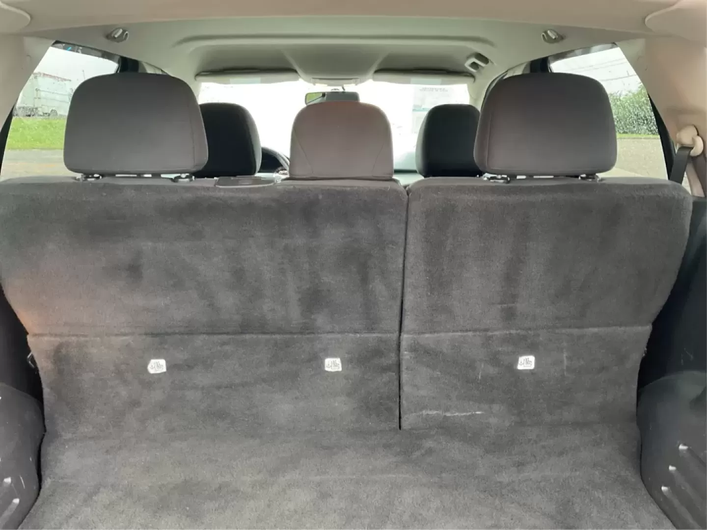 2013 Ford Edge SEL (2FMDK4JC1DB) with an 3.5L V-6 DOHC engine, located at 1184 Kauffman Ave, Fairborn, OH, 45324, (937) 908-9800, 39.807072, -84.030914 - **Elevate Your Weekend Adventures with the 2013 Ford Edge SEL at Advantage Car and Credit!**<br /> <br /> Are you ready to embrace a lifestyle of comfort and adventure? Whether you're shuttling the kids to their weekend soccer games or embarking on a scenic road trip through Ohio's beautiful landsca - Photo#12