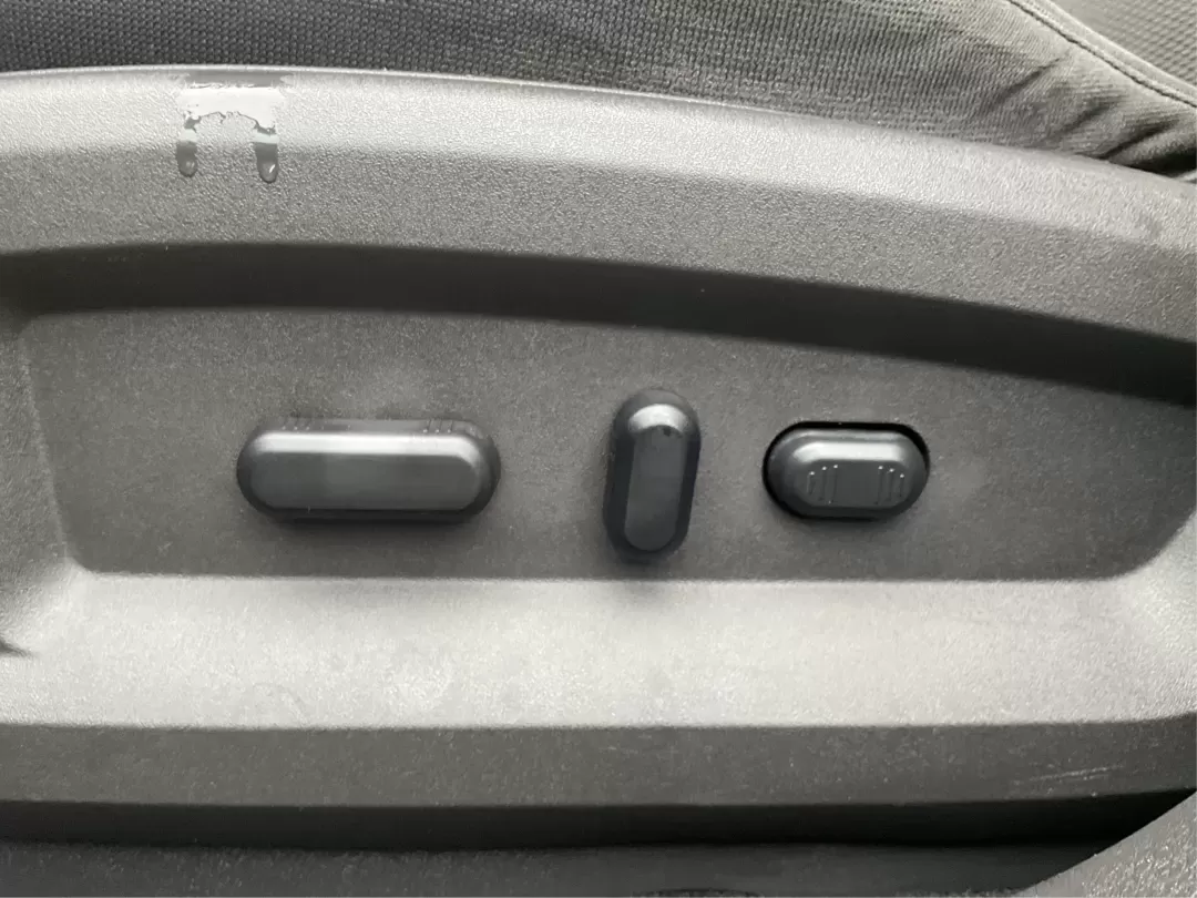 2013 Ford Edge SEL (2FMDK4JC1DB) with an 3.5L V-6 DOHC engine, located at 1184 Kauffman Ave, Fairborn, OH, 45324, (937) 908-9800, 39.807072, -84.030914 - **Elevate Your Weekend Adventures with the 2013 Ford Edge SEL at Advantage Car and Credit!**<br /> <br /> Are you ready to embrace a lifestyle of comfort and adventure? Whether you're shuttling the kids to their weekend soccer games or embarking on a scenic road trip through Ohio's beautiful landsca - Photo#18