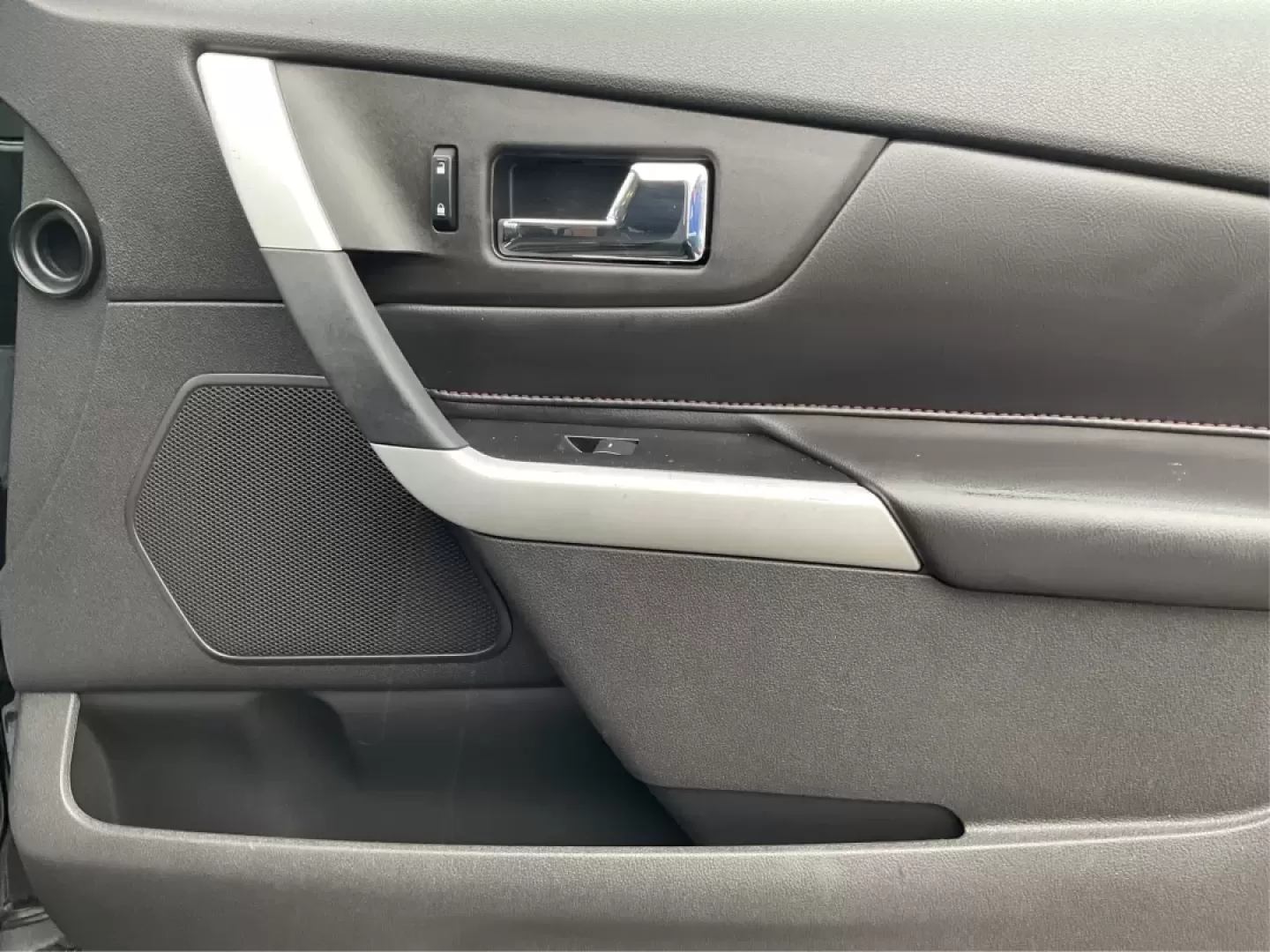 2013 Ford Edge SEL (2FMDK4JC1DB) with an 3.5L V-6 DOHC engine, located at 1184 Kauffman Ave, Fairborn, OH, 45324, (937) 908-9800, 39.807072, -84.030914 - **Elevate Your Weekend Adventures with the 2013 Ford Edge SEL at Advantage Car and Credit!**<br /> <br /> Are you ready to embrace a lifestyle of comfort and adventure? Whether you're shuttling the kids to their weekend soccer games or embarking on a scenic road trip through Ohio's beautiful landsca - Photo#20