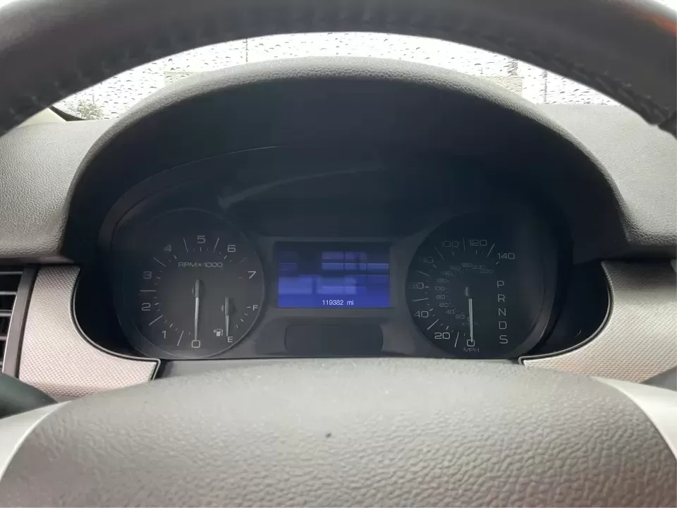 2013 Ford Edge SEL (2FMDK4JC1DB) with an 3.5L V-6 DOHC engine, 6-Speed Automatic transmission, located at 4508 South Dixie Dr, Moraine, OH, 45439, (937) 908-9800, 39.689976, -84.218452 - **Elevate Your Weekend Adventures with the 2013 Ford Edge SEL at Advantage Car and Credit!**<br /> <br /> Are you ready to embrace a lifestyle of comfort and adventure? Whether you're shuttling the kids to their weekend soccer games or embarking on a scenic road trip through Ohio's beautiful landsca - Photo#15