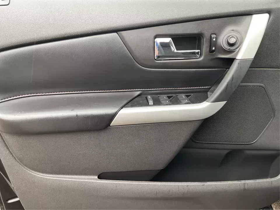 2013 Ford Edge SEL (2FMDK4JC1DB) with an 3.5L V-6 DOHC engine, 6-Speed Automatic transmission, located at 4508 South Dixie Dr, Moraine, OH, 45439, (937) 908-9800, 39.689976, -84.218452 - **Elevate Your Weekend Adventures with the 2013 Ford Edge SEL at Advantage Car and Credit!**<br /> <br /> Are you ready to embrace a lifestyle of comfort and adventure? Whether you're shuttling the kids to their weekend soccer games or embarking on a scenic road trip through Ohio's beautiful landsca - Photo#19