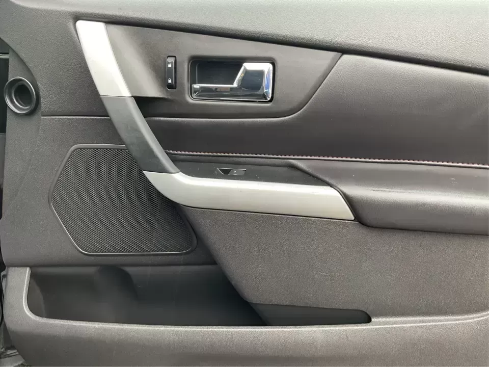 2013 Ford Edge SEL (2FMDK4JC1DB) with an 3.5L V-6 DOHC engine, 6-Speed Automatic transmission, located at 4508 South Dixie Dr, Moraine, OH, 45439, (937) 908-9800, 39.689976, -84.218452 - **Elevate Your Weekend Adventures with the 2013 Ford Edge SEL at Advantage Car and Credit!**<br /> <br /> Are you ready to embrace a lifestyle of comfort and adventure? Whether you're shuttling the kids to their weekend soccer games or embarking on a scenic road trip through Ohio's beautiful landsca - Photo#20