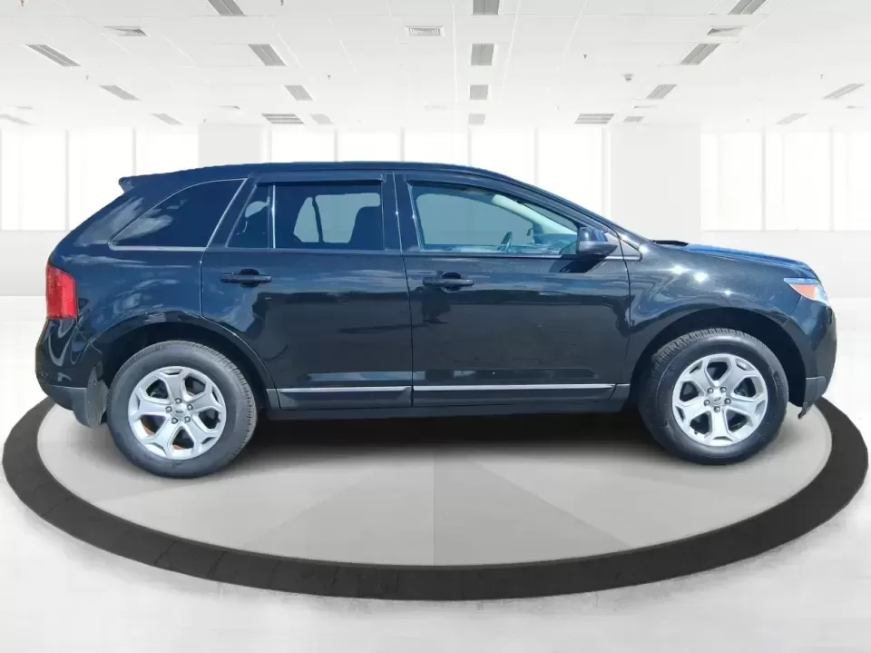 2013 Ford Edge SEL (2FMDK4JC1DB) with an 3.5L V-6 DOHC engine, 6-Speed Automatic transmission, located at 1184 Kauffman Ave, Fairborn, OH, 45324, (937) 908-9800, 39.807072, -84.030914 - **Elevate Your Weekend Adventures with the 2013 Ford Edge SEL at Advantage Car and Credit!**<br /> <br /> Are you ready to embrace a lifestyle of comfort and adventure? Whether you're shuttling the kids to their weekend soccer games or embarking on a scenic road trip through Ohio's beautiful landsca - Photo#1