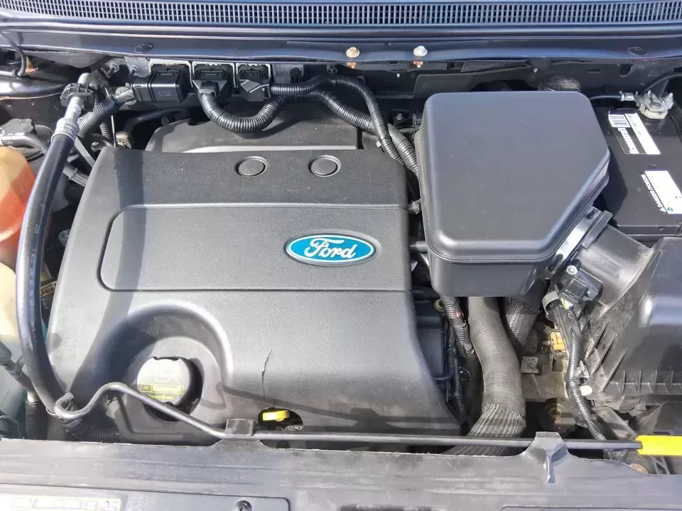 2013 Ford Edge SEL (2FMDK4JC1DB) with an 3.5L V-6 DOHC engine, 6-Speed Automatic transmission, located at 1184 Kauffman Ave, Fairborn, OH, 45324, (937) 908-9800, 39.807072, -84.030914 - **Elevate Your Weekend Adventures with the 2013 Ford Edge SEL at Advantage Car and Credit!**<br /> <br /> Are you ready to embrace a lifestyle of comfort and adventure? Whether you're shuttling the kids to their weekend soccer games or embarking on a scenic road trip through Ohio's beautiful landsca - Photo#11