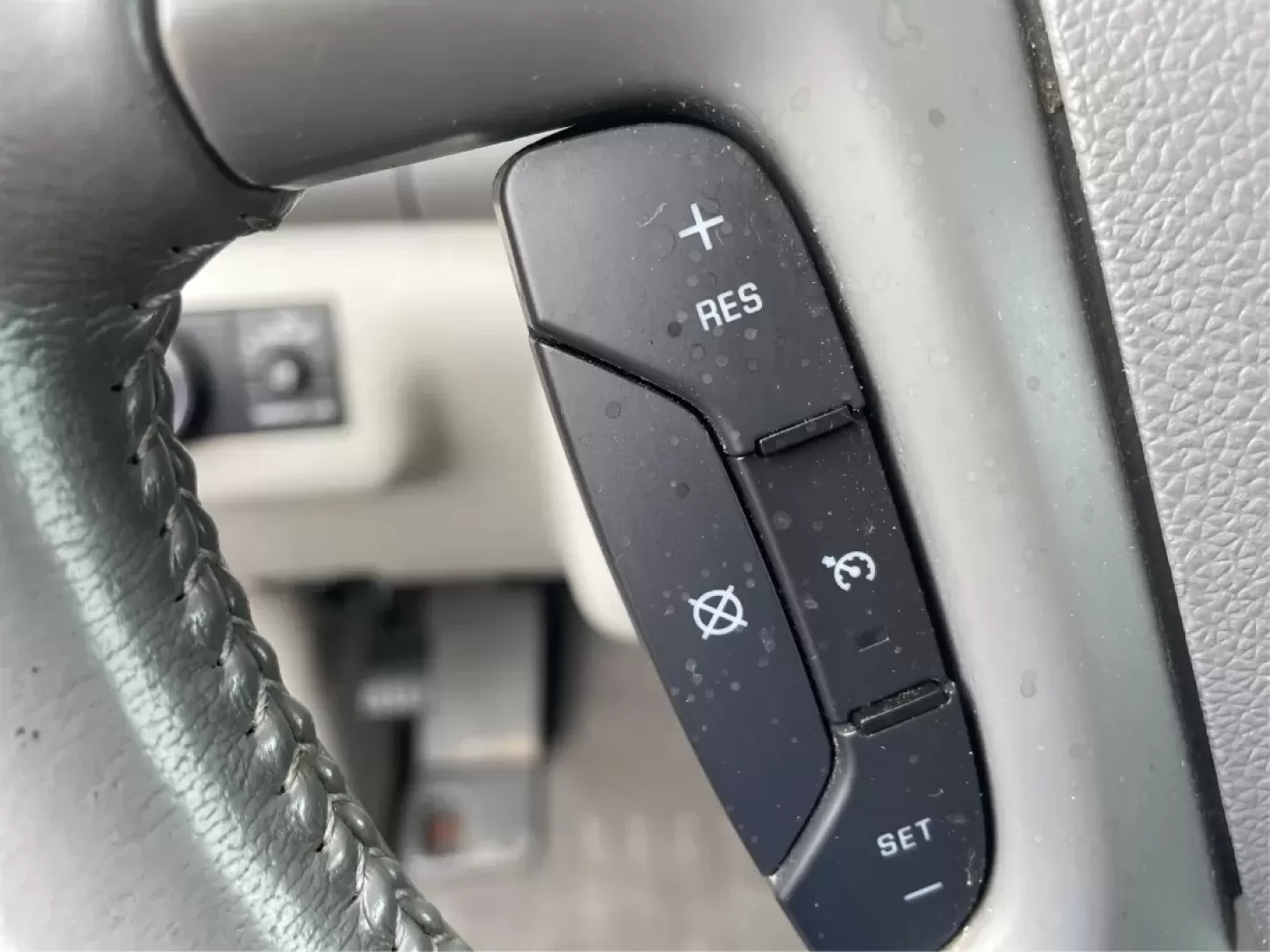 2015 Buick Enclave Convenience FWD (5GAKRAKD6FJ) with an 3.6L V6 DOHC 24V engine, 6-Speed Automatic Overdrive transmission, located at 8750 N County Rd 25A, Piqua, OH, 45356, (937) 908-9800, 40.164391, -84.232513 - Experience the perfect blend of luxury and practicality with the 2015 Buick Enclave Convenience FWD, now available at Advantage Car and Credit in Fairborn, OH. This SUV is tailored for families on the go, weekend adventurers, or anyone in need of a reliable vehicle for long commutes. With its spacio - Photo#16