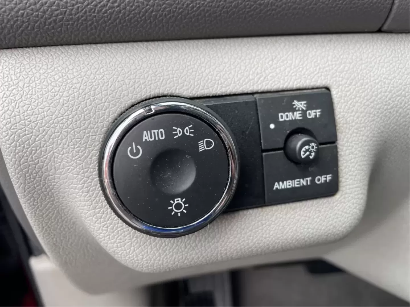 2015 Buick Enclave Convenience FWD (5GAKRAKD6FJ) with an 3.6L V6 DOHC 24V engine, 6-Speed Automatic Overdrive transmission, located at 8750 N County Rd 25A, Piqua, OH, 45356, (937) 908-9800, 40.164391, -84.232513 - Experience the perfect blend of luxury and practicality with the 2015 Buick Enclave Convenience FWD, now available at Advantage Car and Credit in Fairborn, OH. This SUV is tailored for families on the go, weekend adventurers, or anyone in need of a reliable vehicle for long commutes. With its spacio - Photo#17